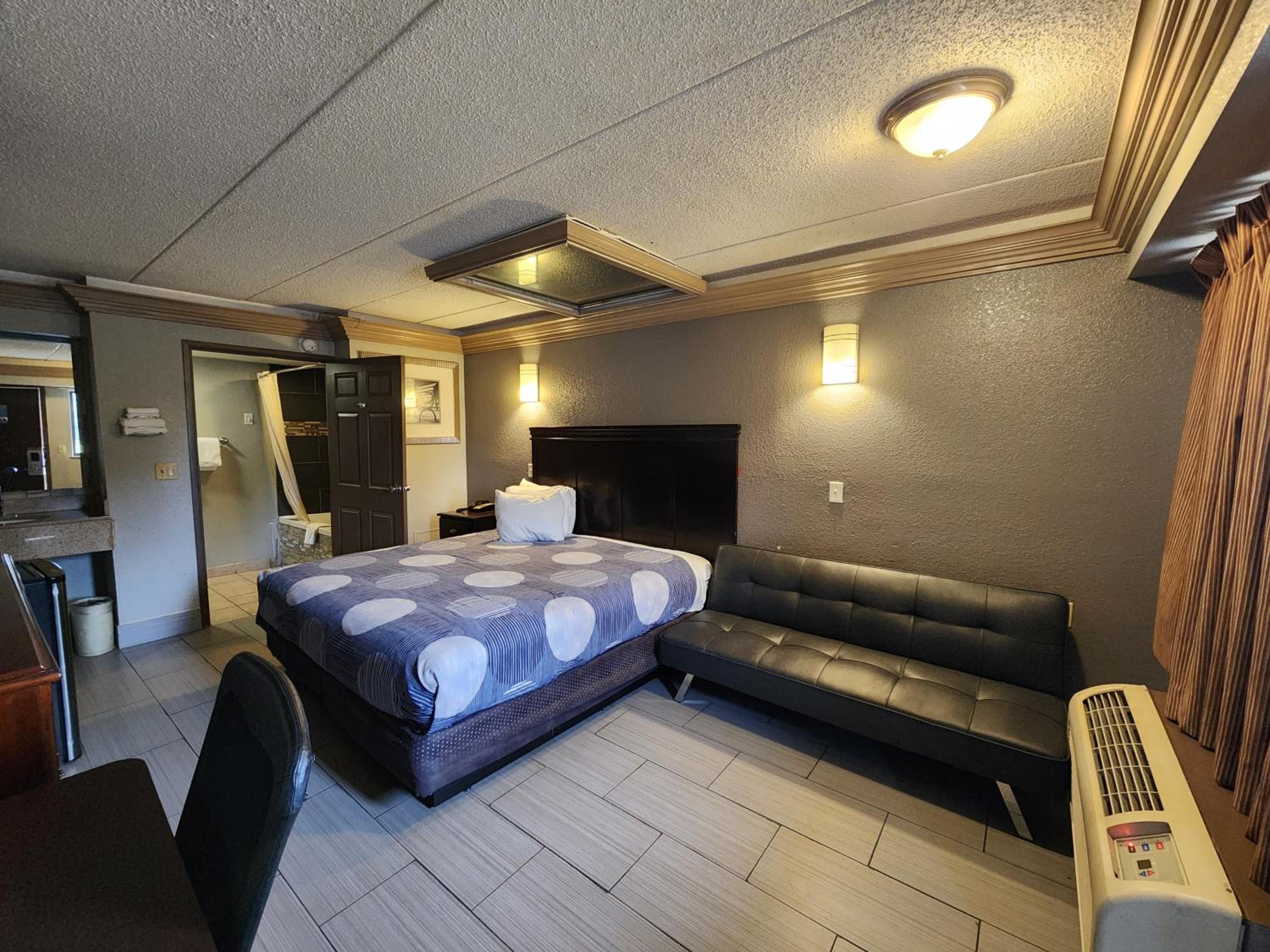 King Suite with Spa Bath