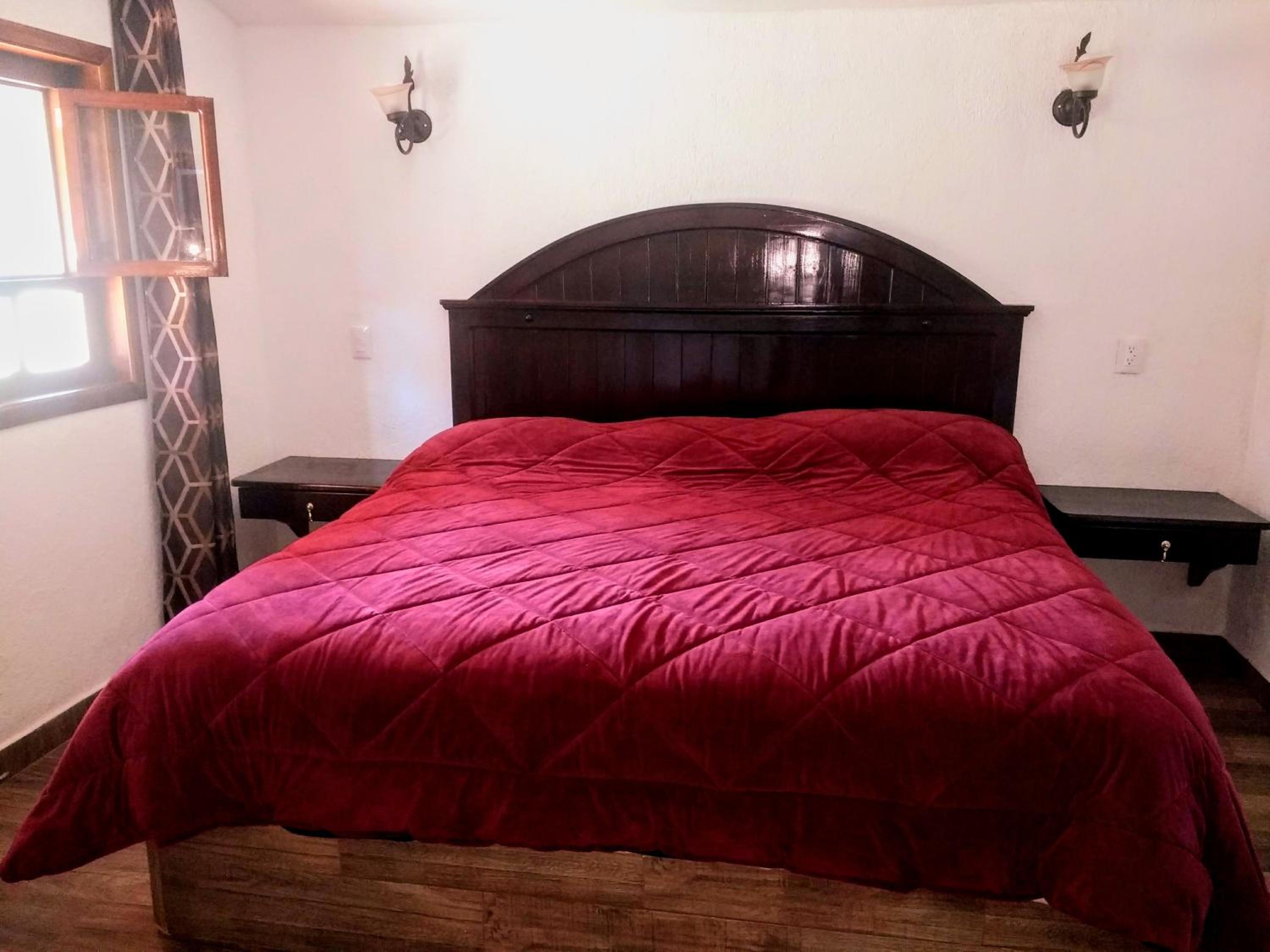 Standard Queen Room