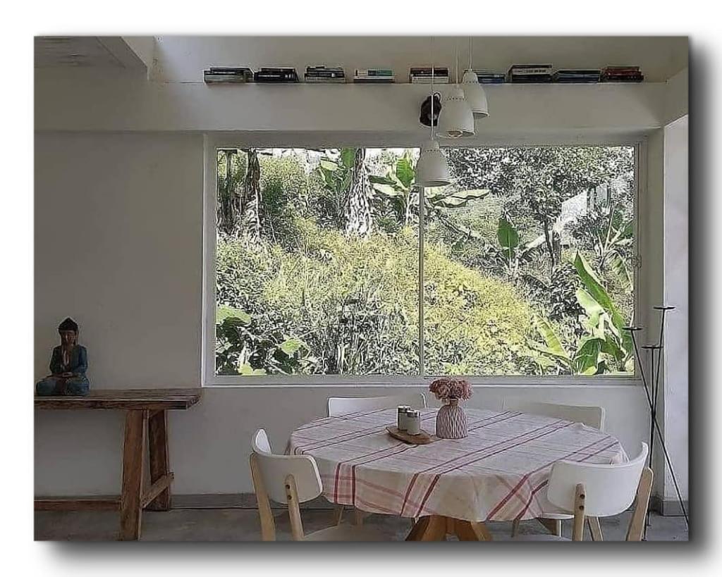 Family Room With Mountain View photo 2