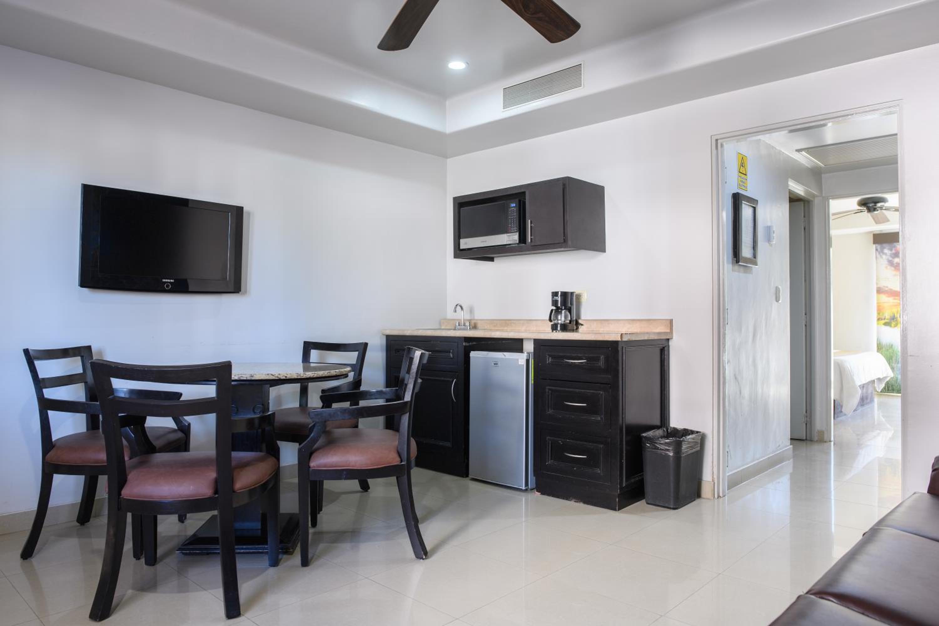 Executive Suite photo 2