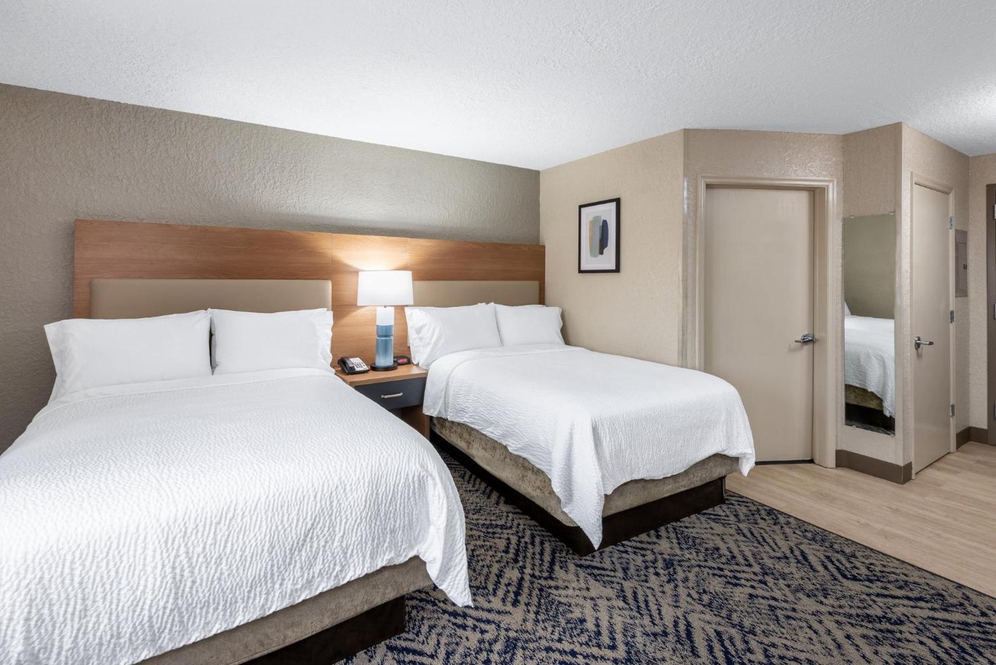 Studio Suite with Two Double Beds - Photo 2
