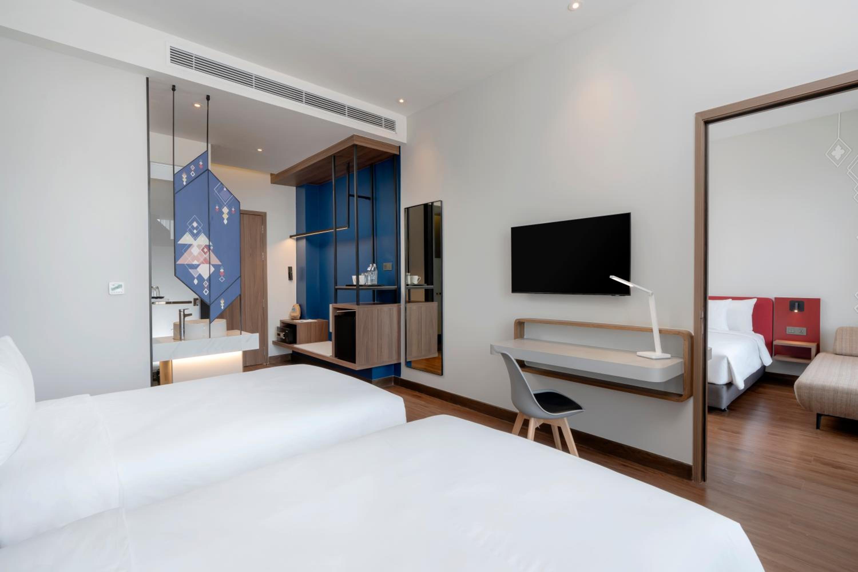 Deluxe Twin Room photo 3