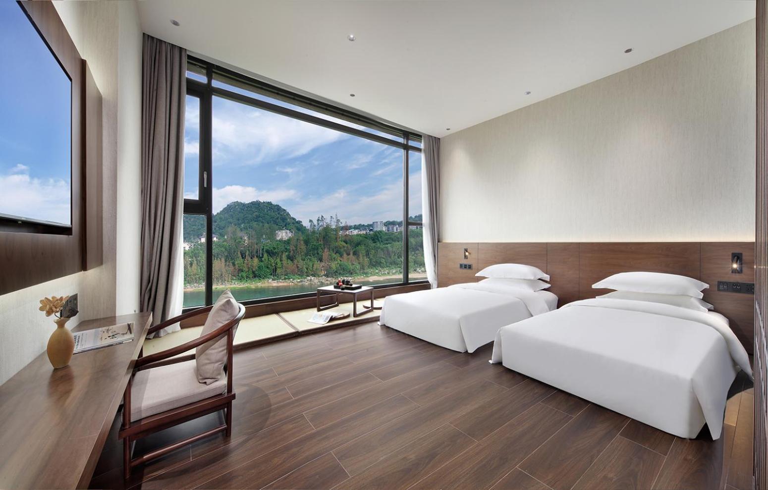 Superior Twin Room With River View photo 2