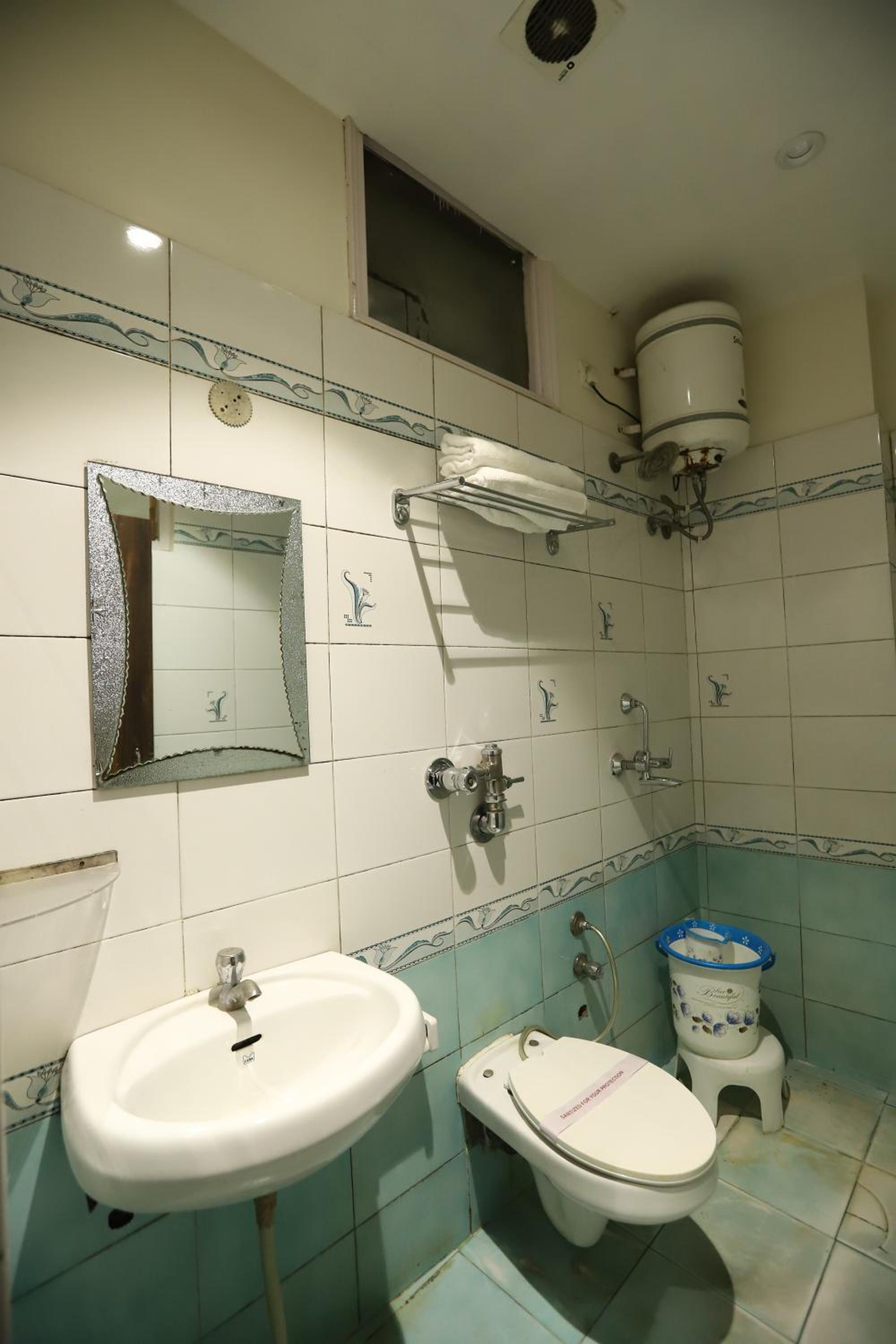 Deluxe King Room - Photo 27