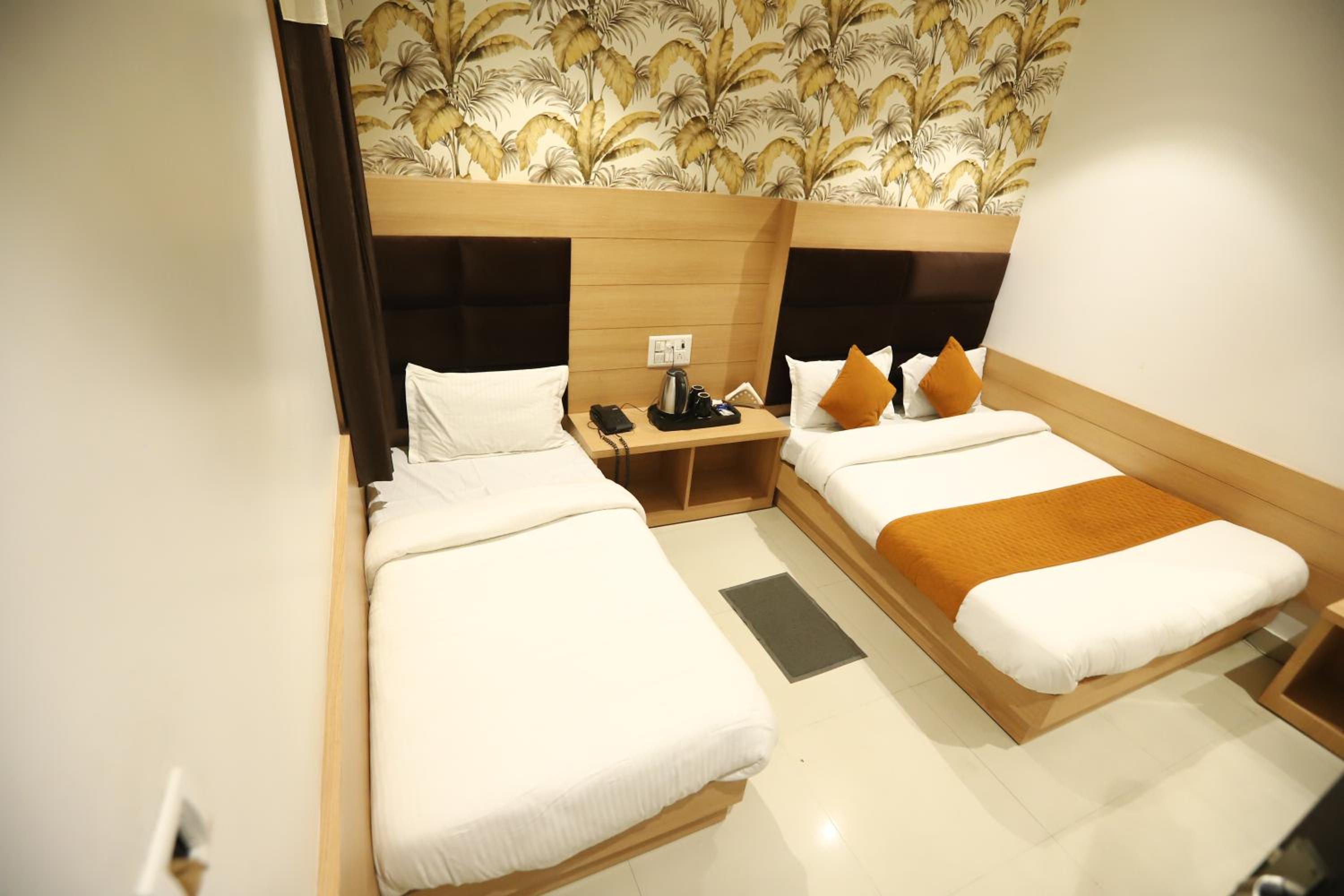 Deluxe Triple Room - Photo 8