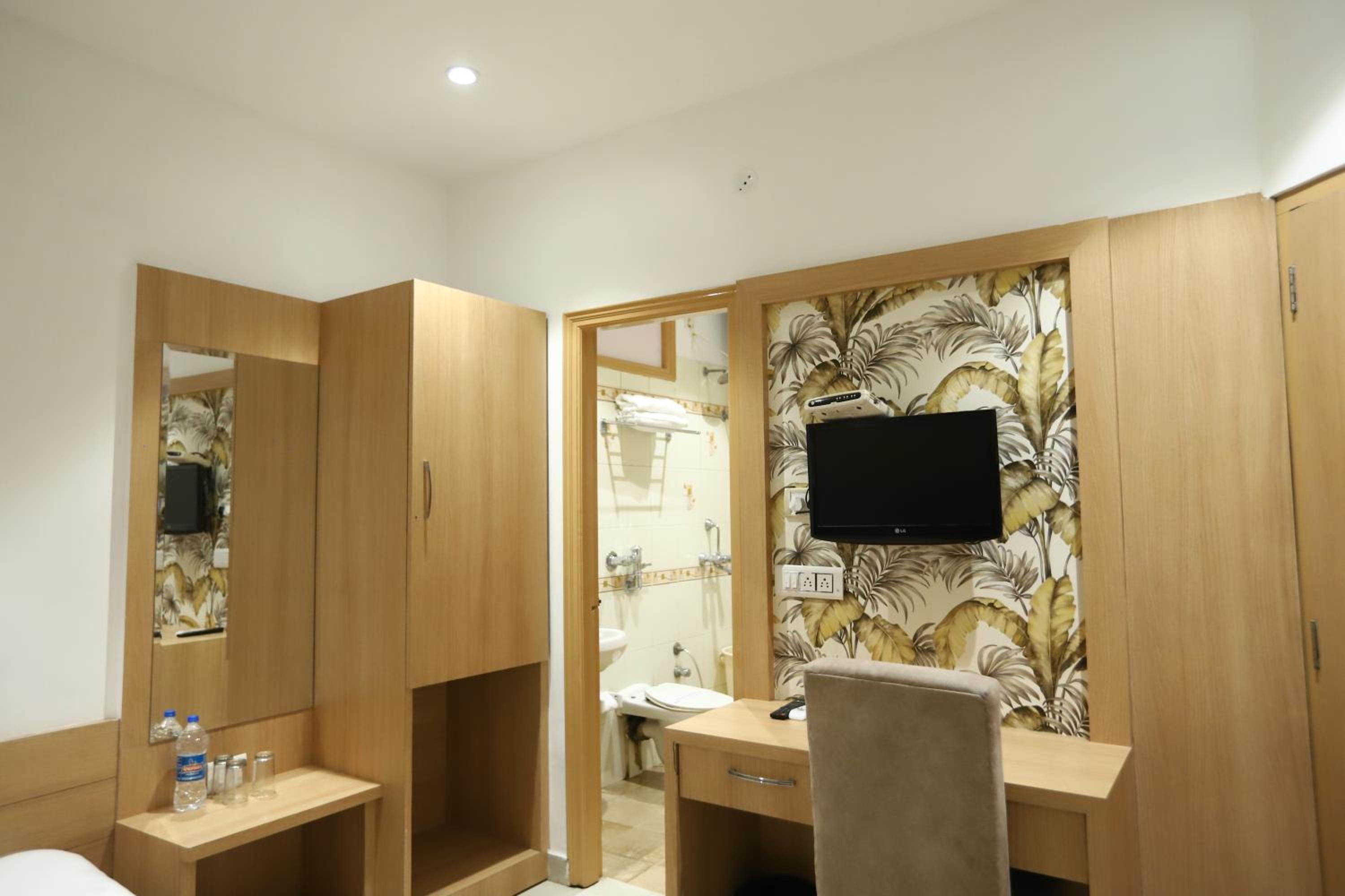 Deluxe Triple Room - Photo 15