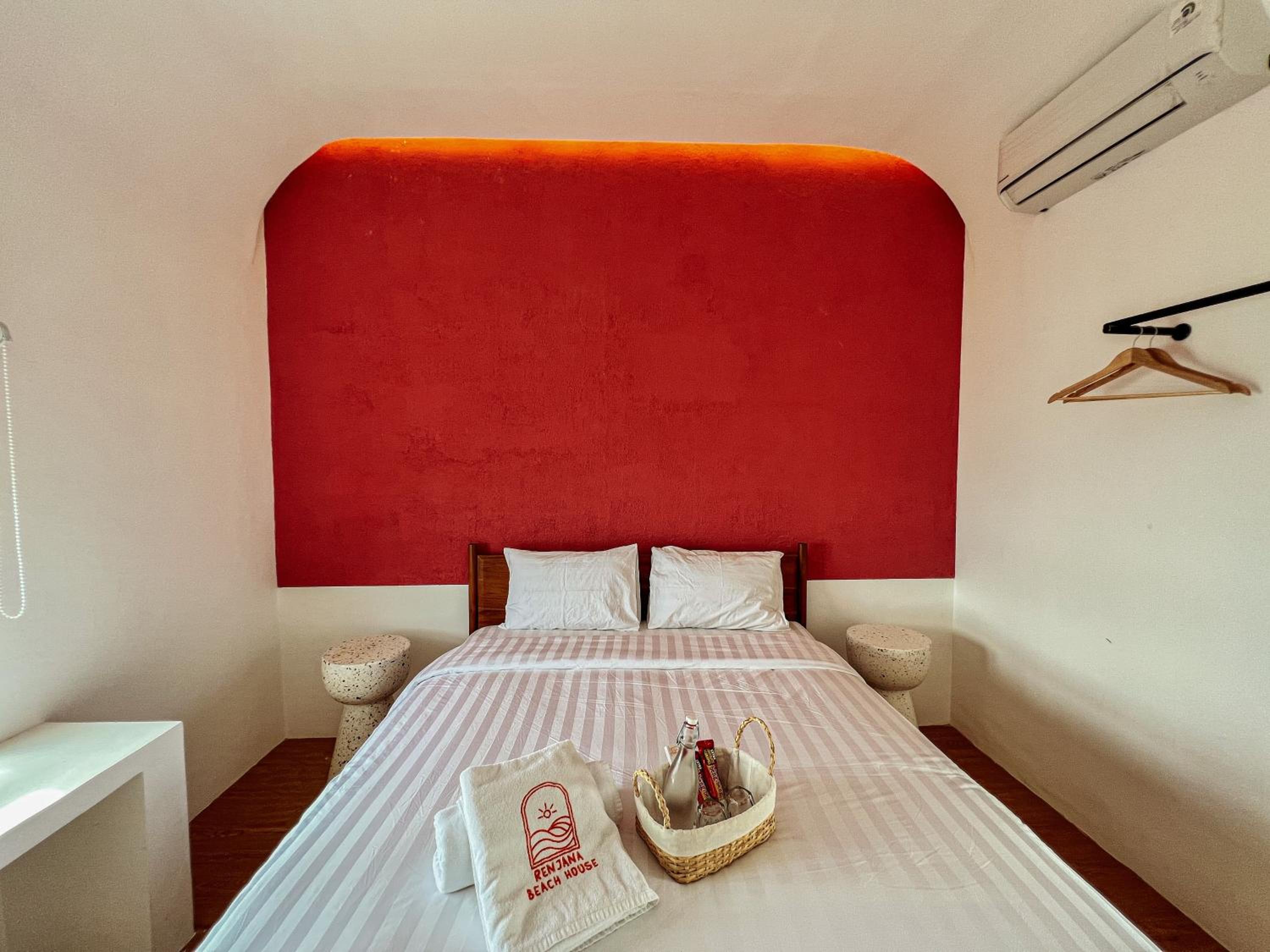 Double Room with Sea View - Photo 4
