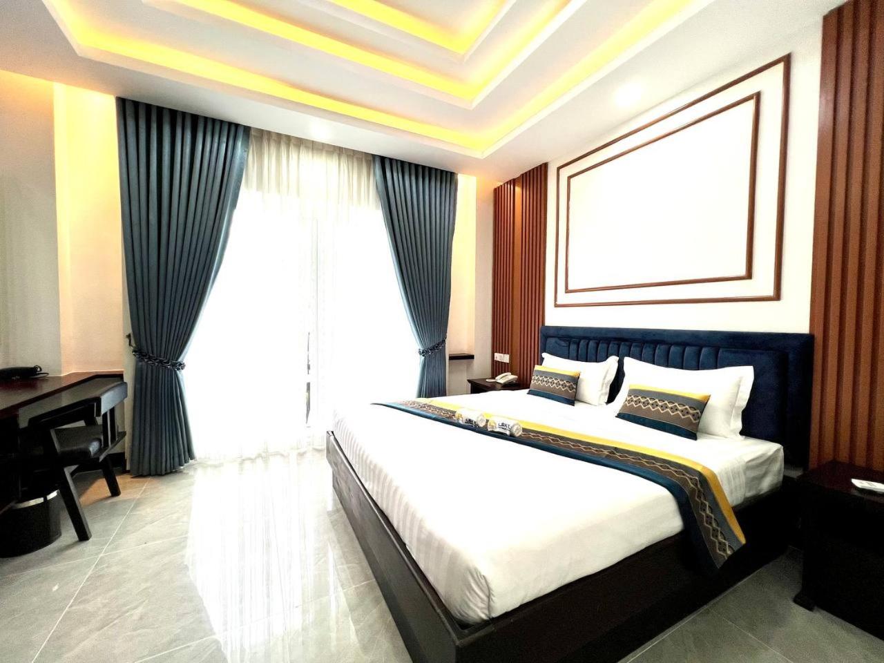 Deluxe Double Room with Balcony