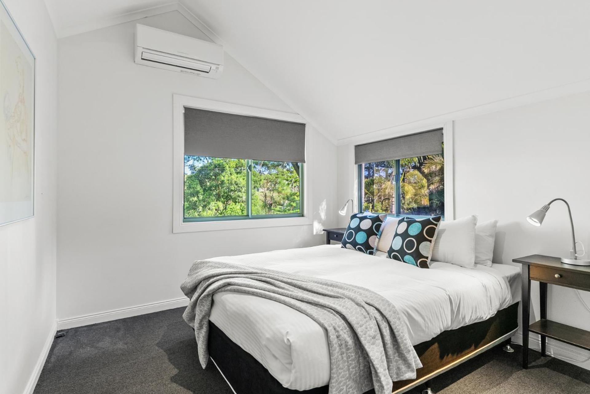 Three-Bedroom House photo 3