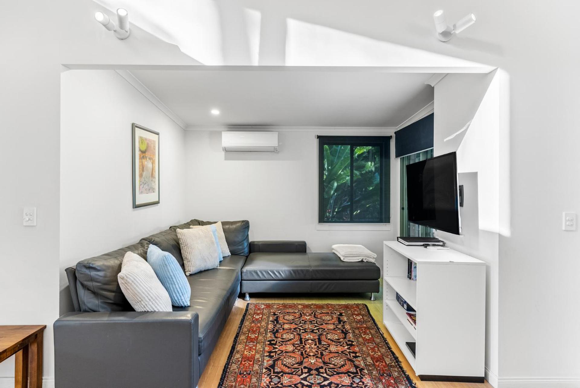 Three-Bedroom House photo 2