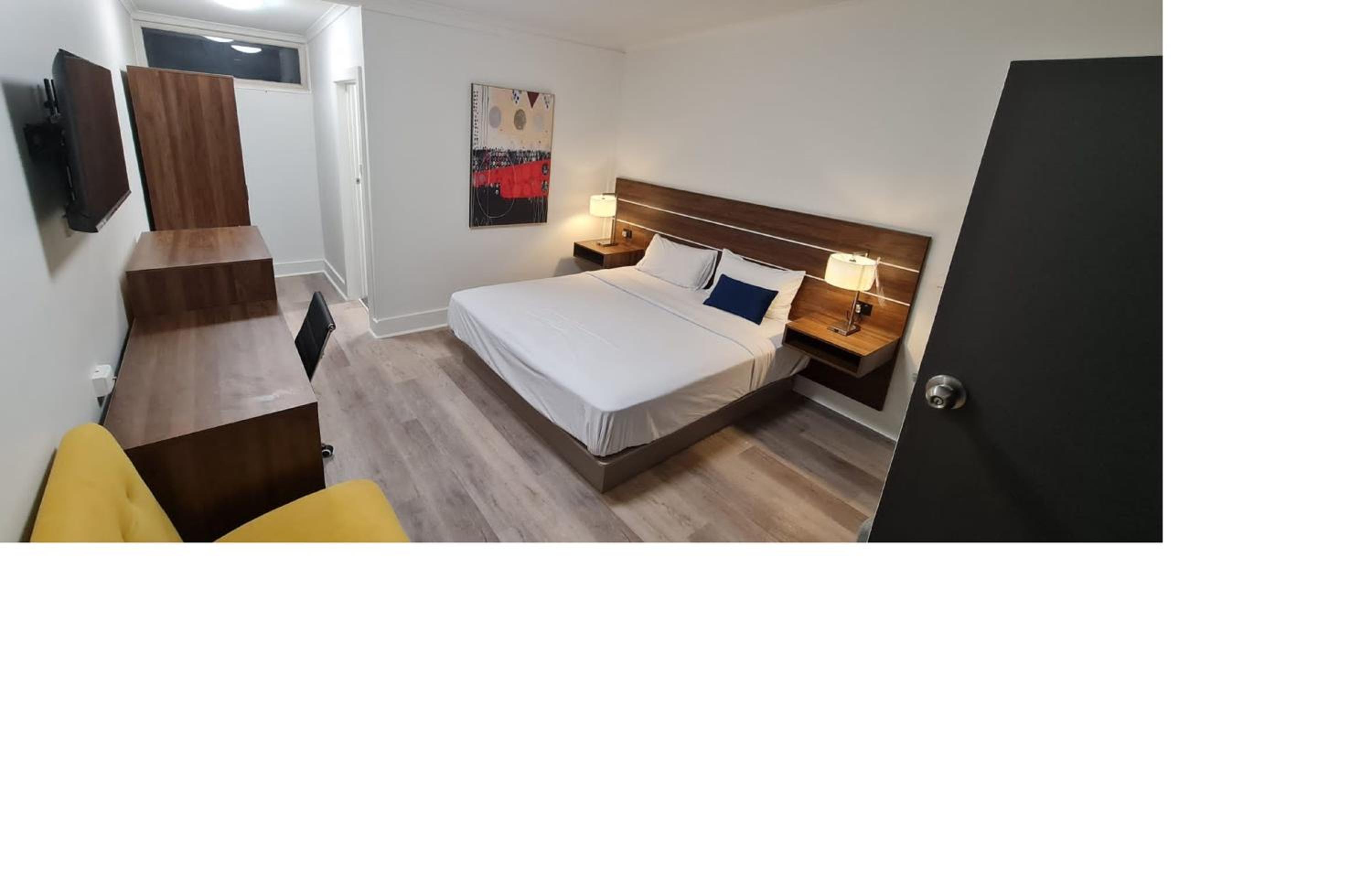 Deluxe King Room photo 2