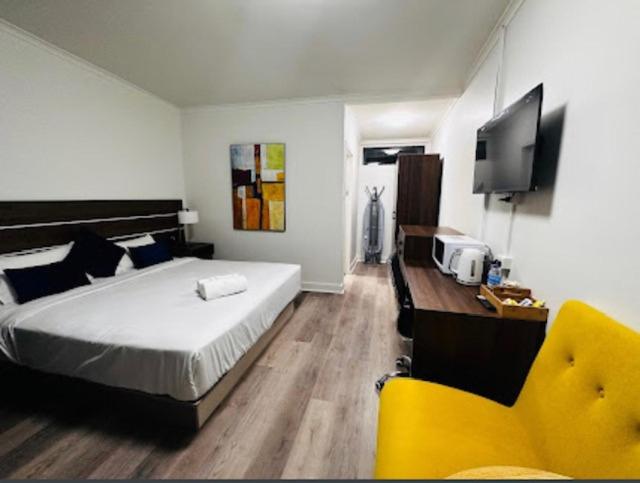 Deluxe Room (2 Adults + 1 Child) photo 2