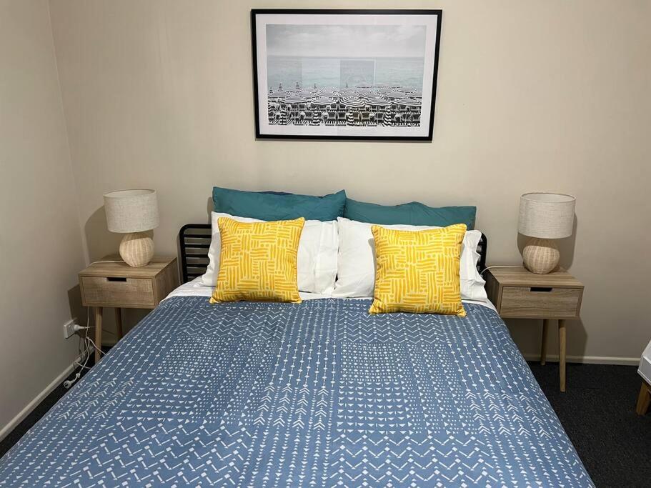 Three-Bedroom House photo 3