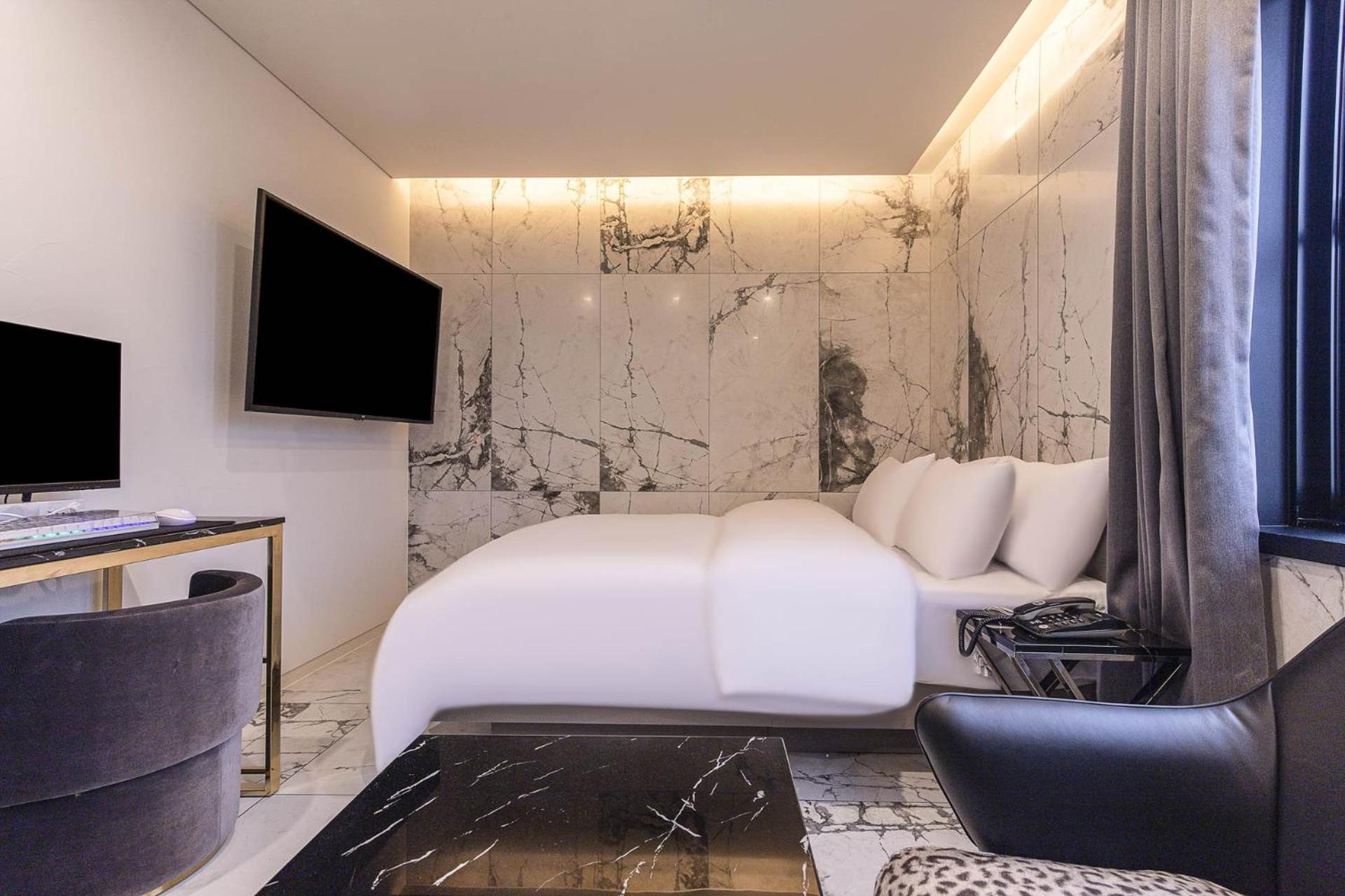 Double Room - Photo 2