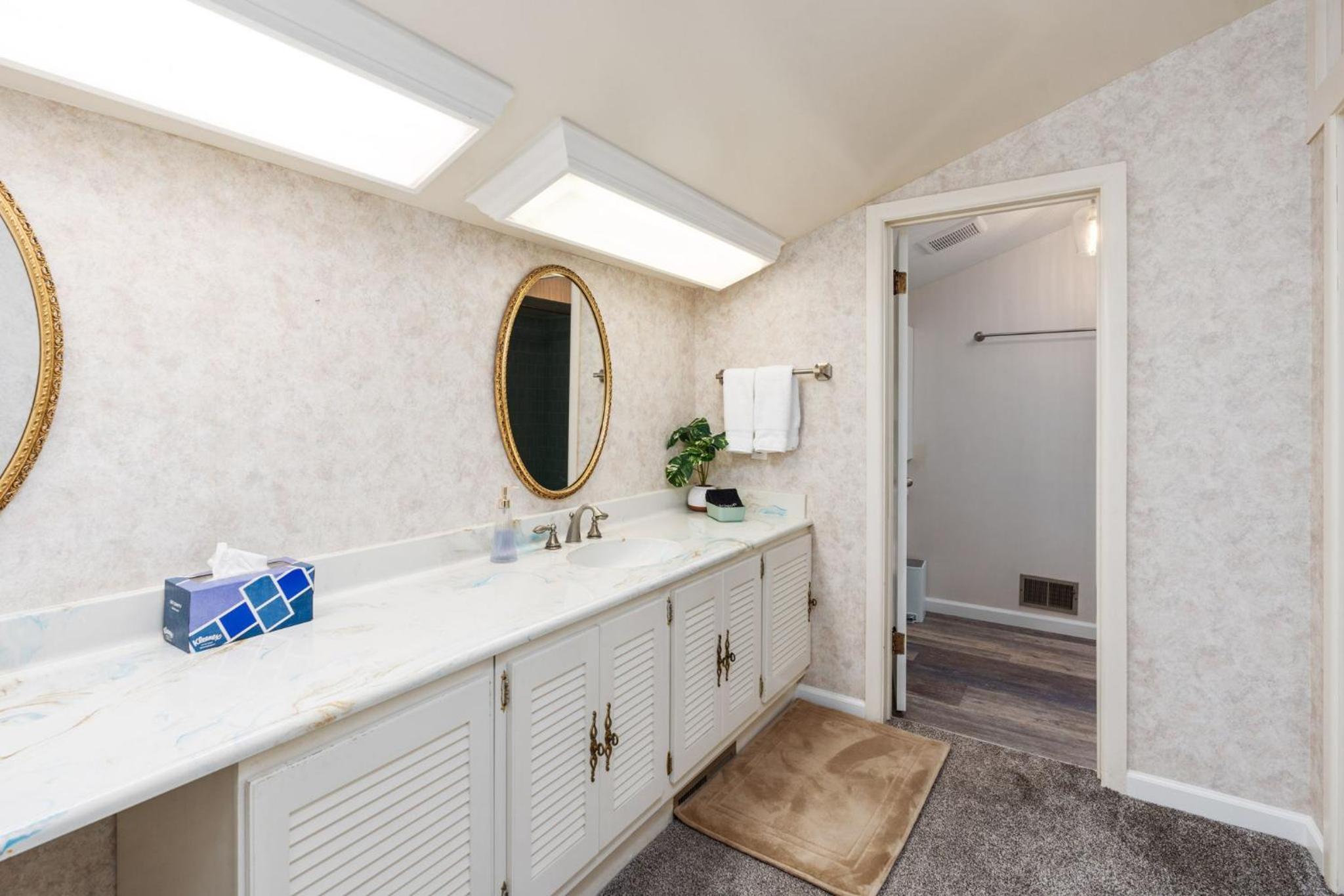 Three-Bedroom House photo 2