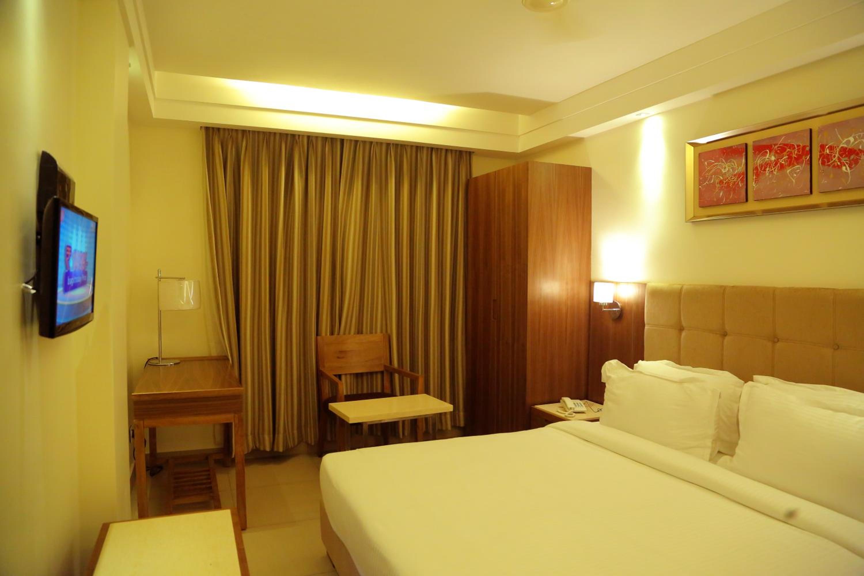 Executive Room - Photo 3