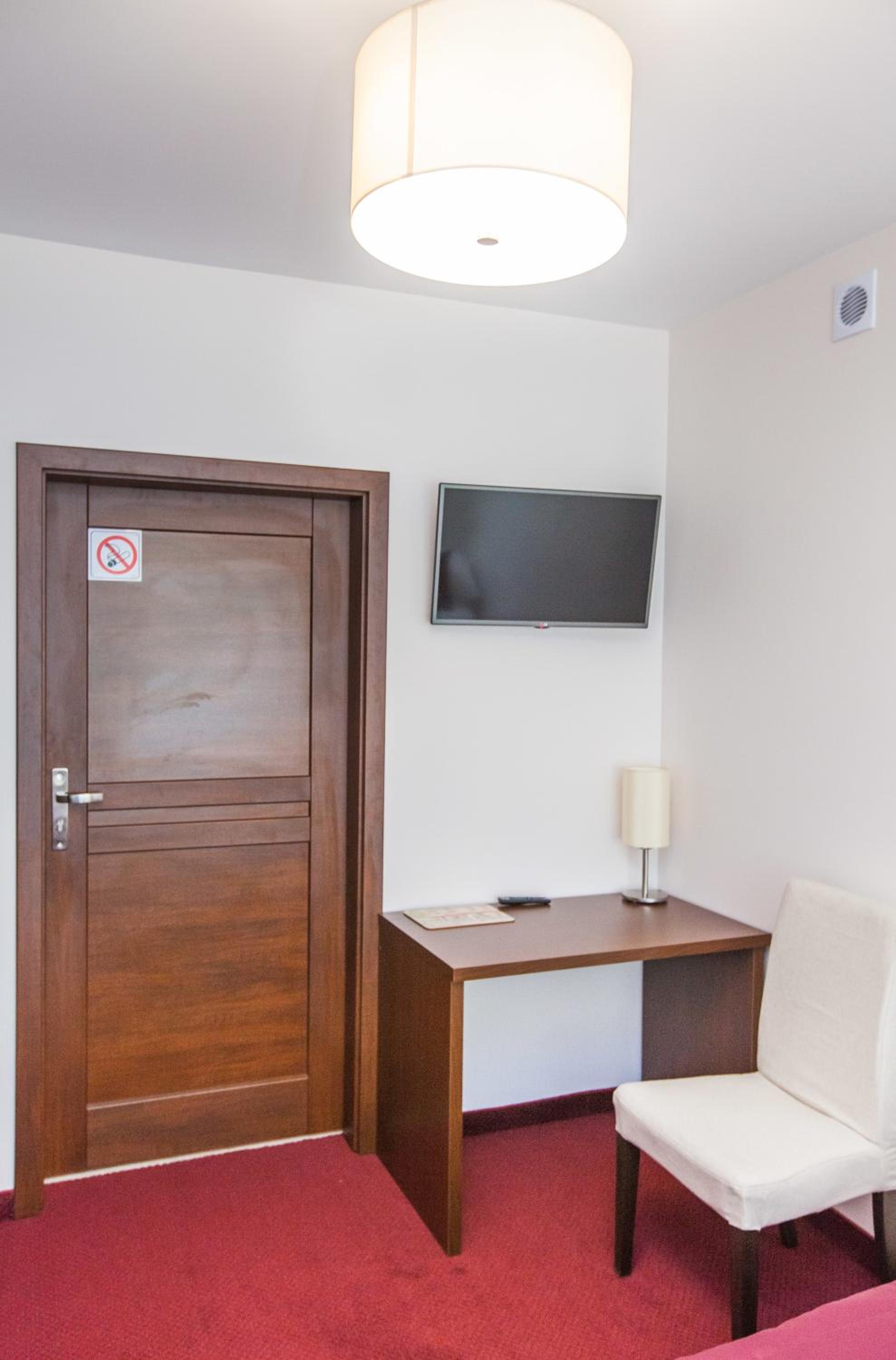 Double or Twin Room with Bathroom photo 2