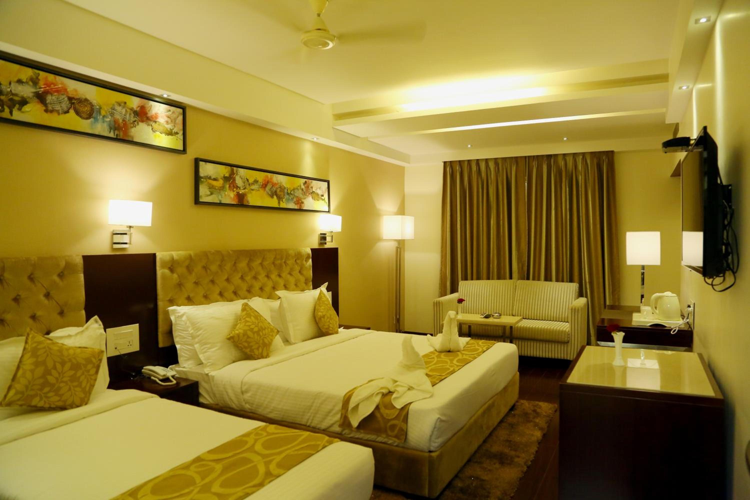 Superior King Room photo 2