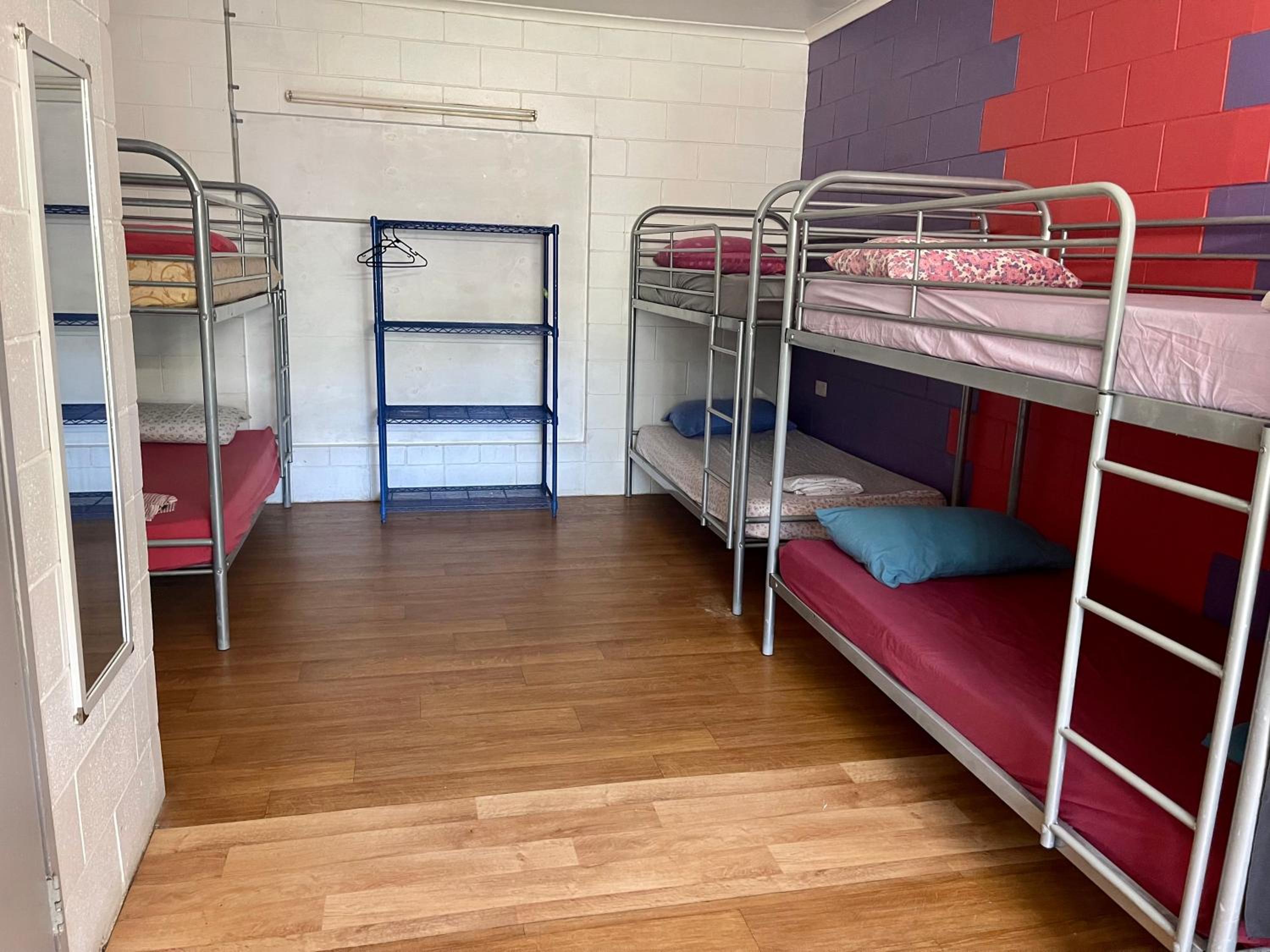 Bed in 8-Bed Mixed Dormitory Room photo 2