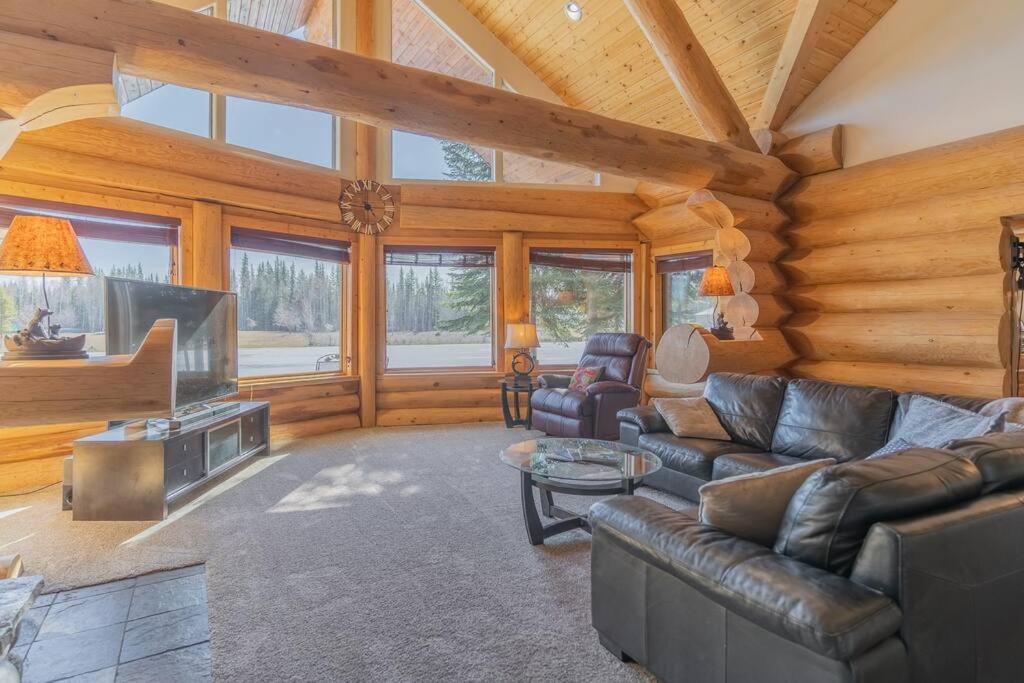 Four-Bedroom House photo 2