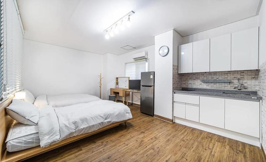 Standard Twin Room - No Ocean View (1st floor) photo 1