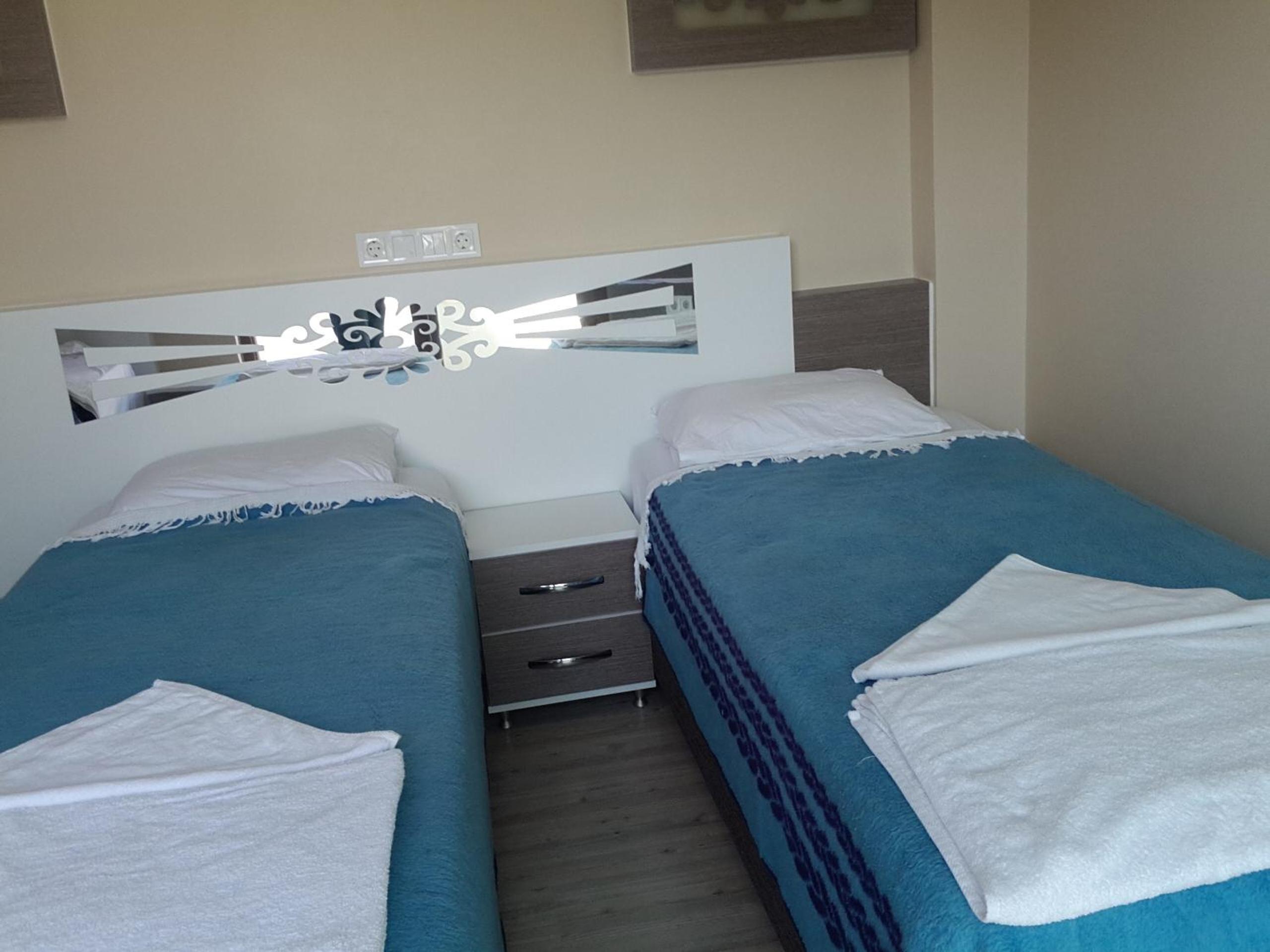 Bed in 6-Bed Female Dormitory Room photo 1