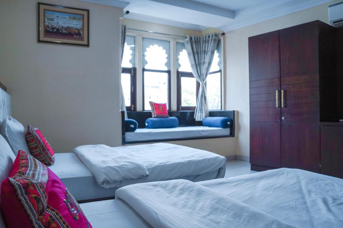 Deluxe Double or Twin Room with Lake View