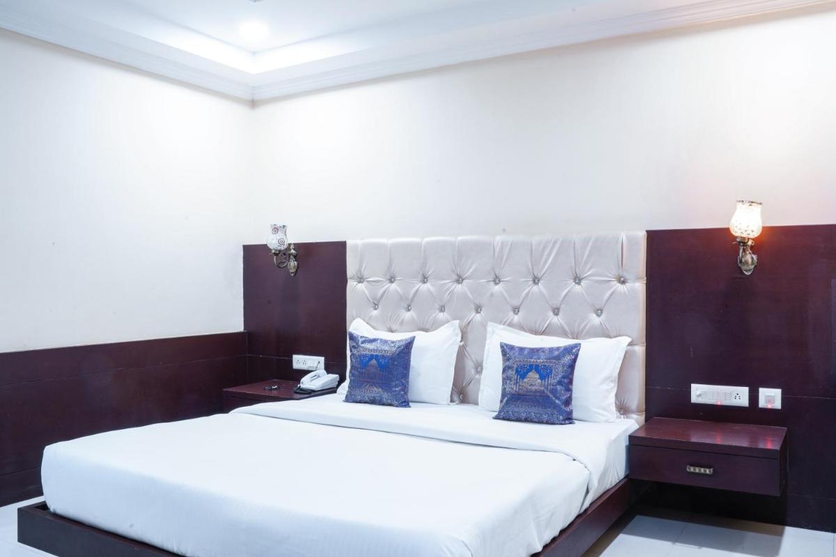 Deluxe Double or Twin Room photo 1
