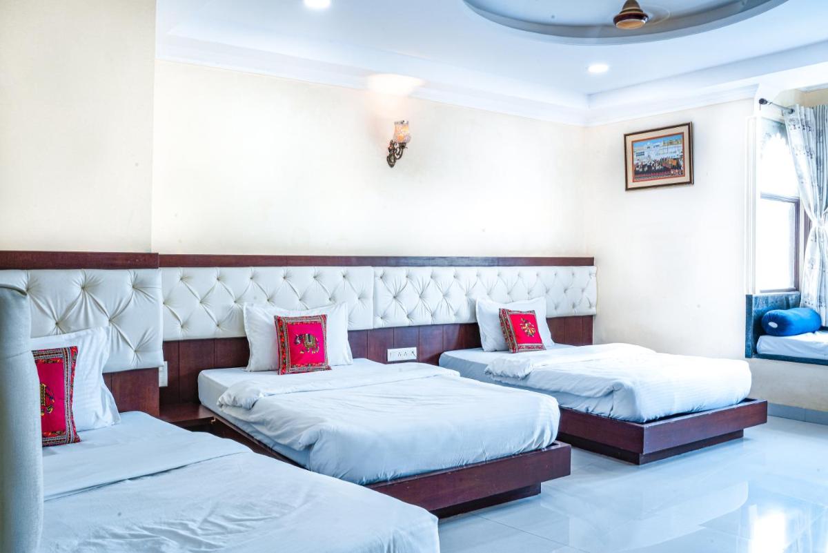 Deluxe Double or Twin Room with Lake View photo 2