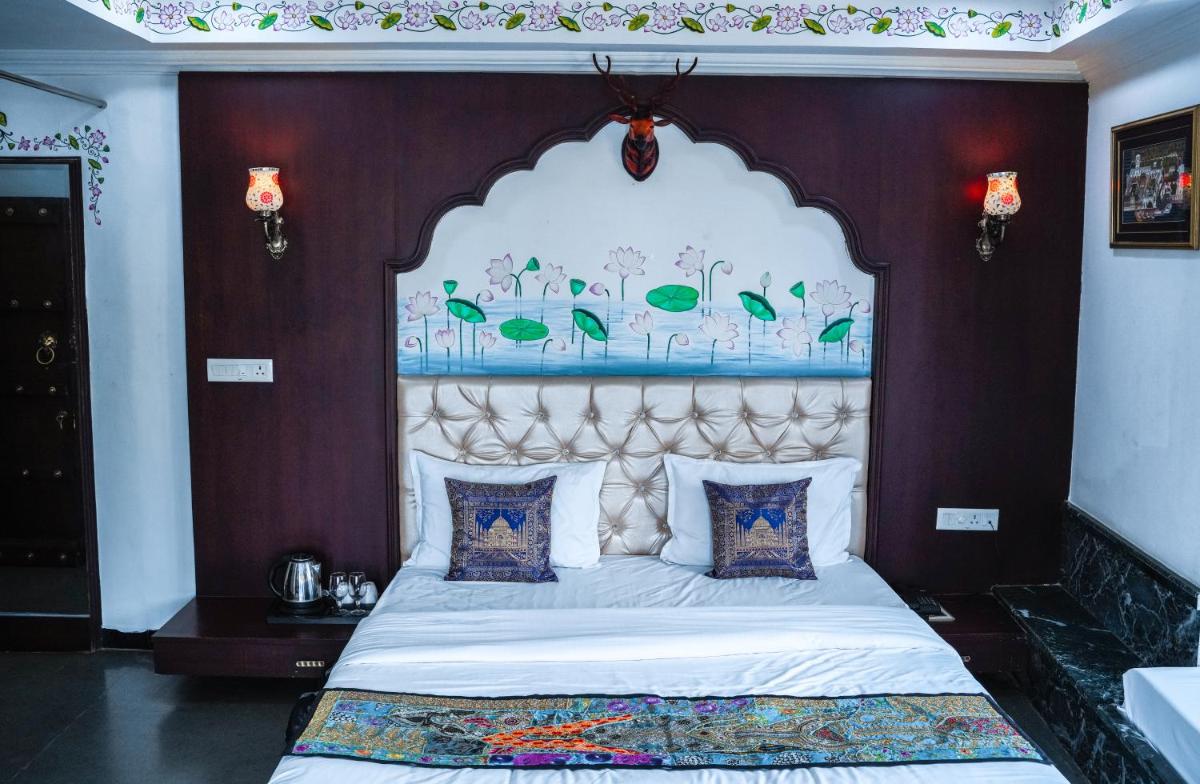 King Room with Lake View photo 3