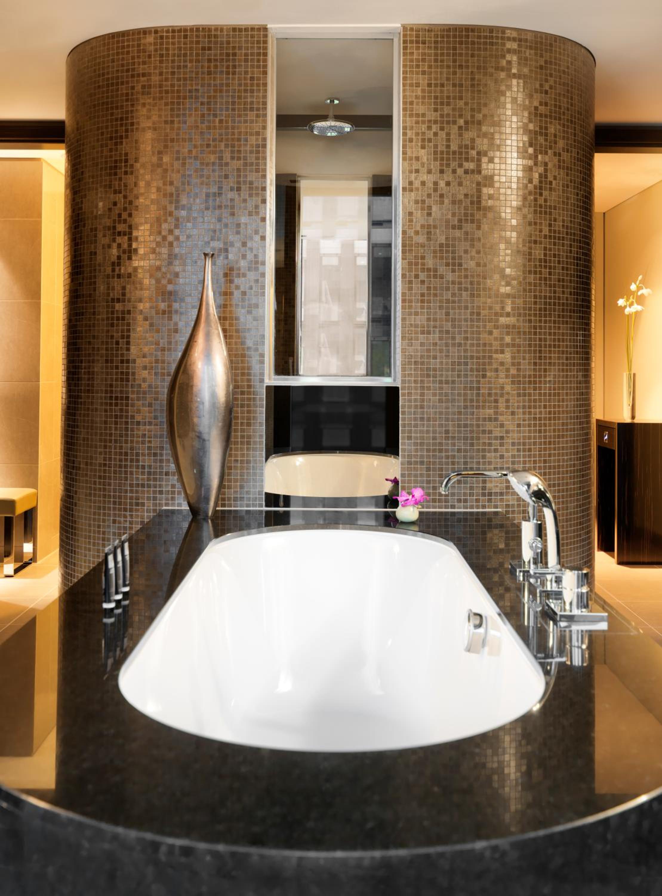 King Suite - Photo 8