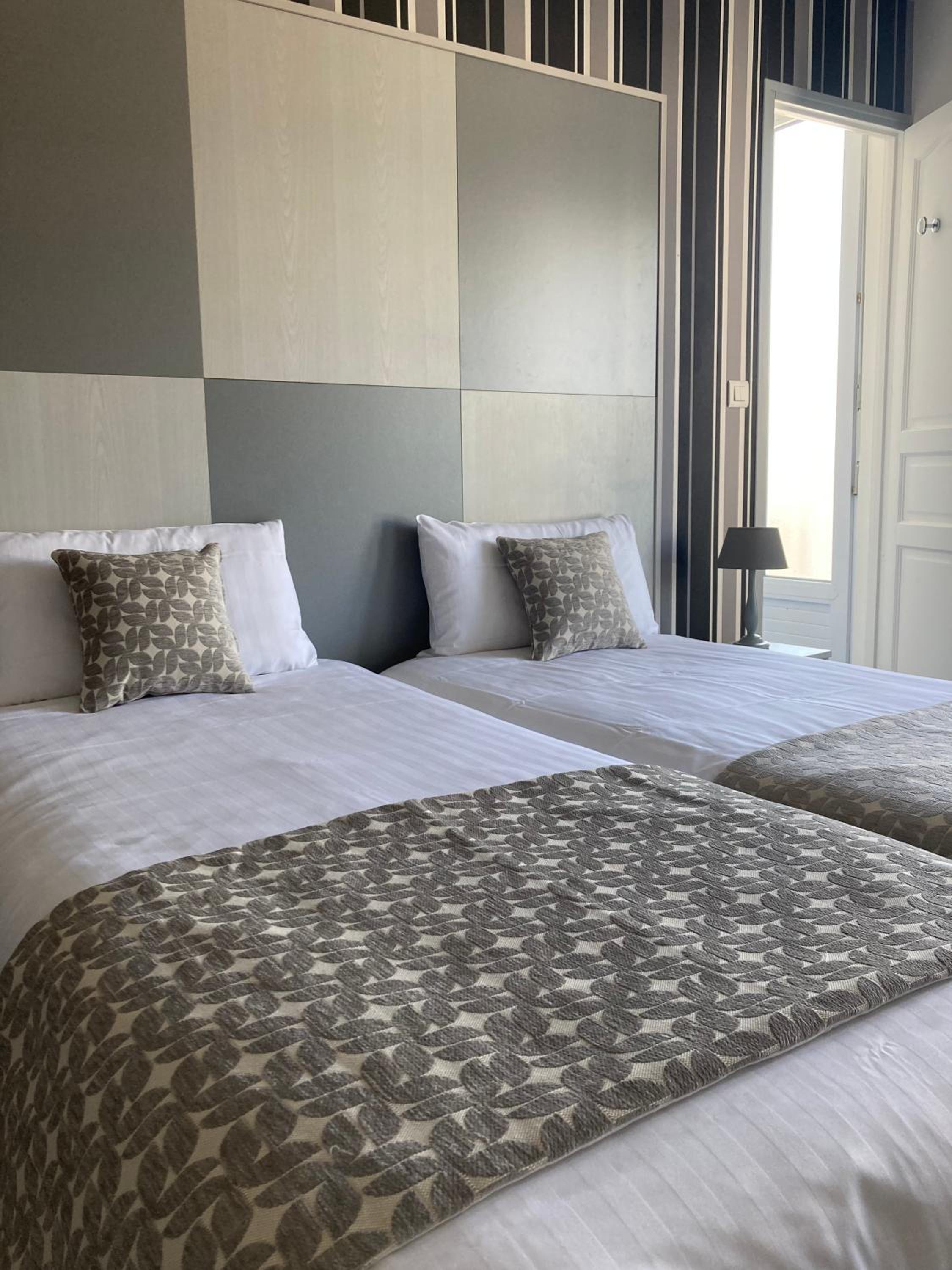 Double Luxe Room - Photo 4