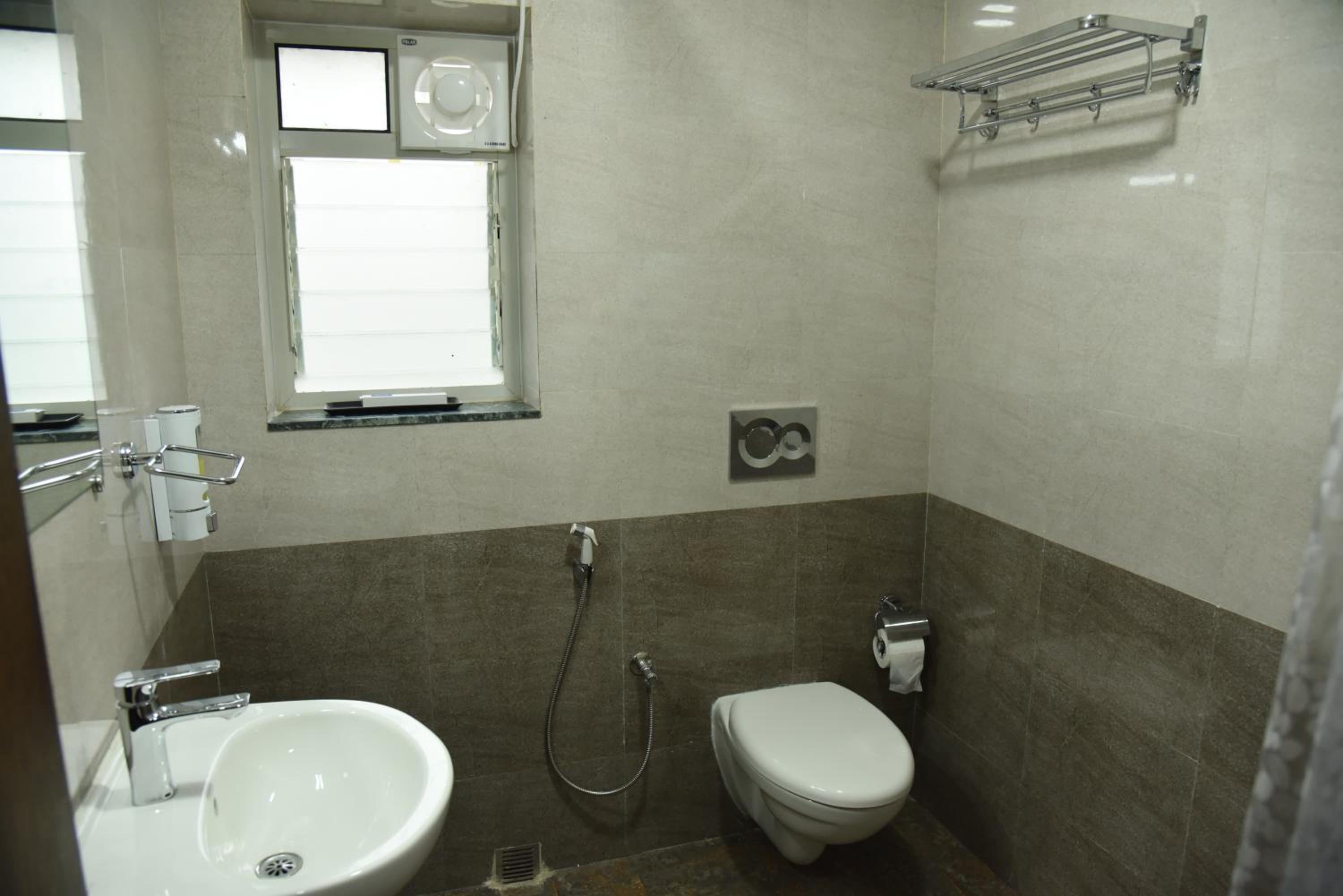 Deluxe Twin Room - Photo 9