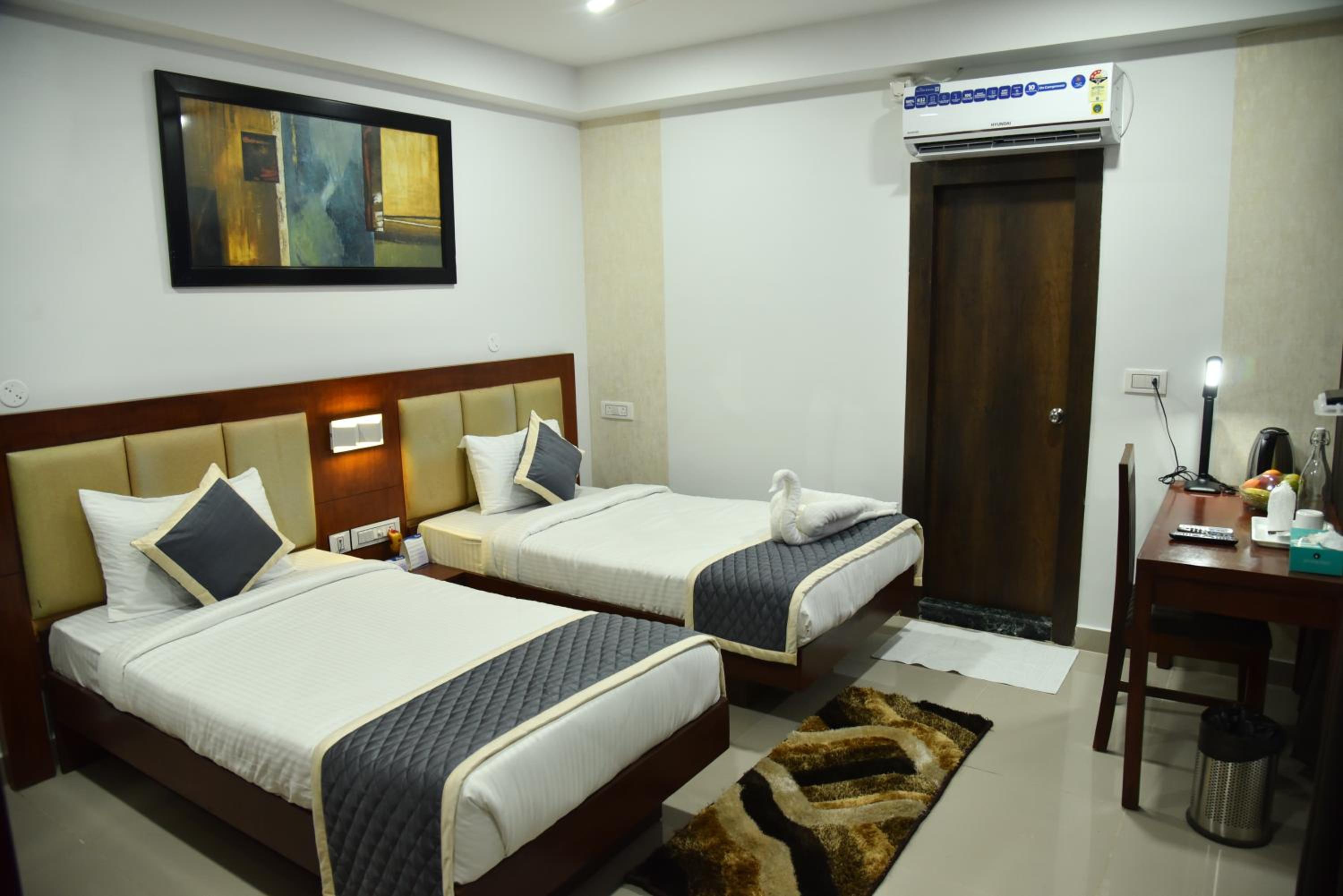 Deluxe Twin Room - Photo 7