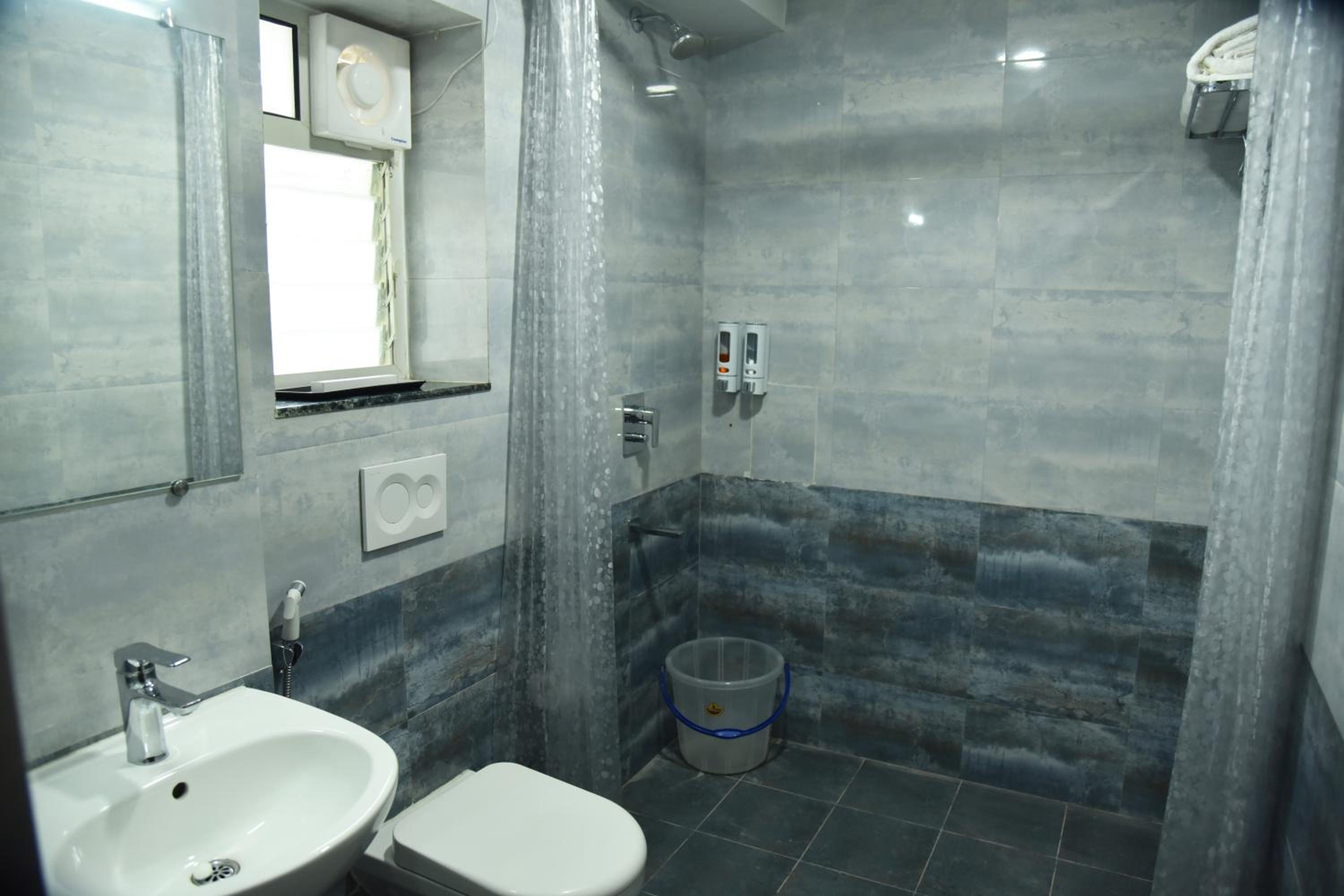 Deluxe Twin Room - Photo 2