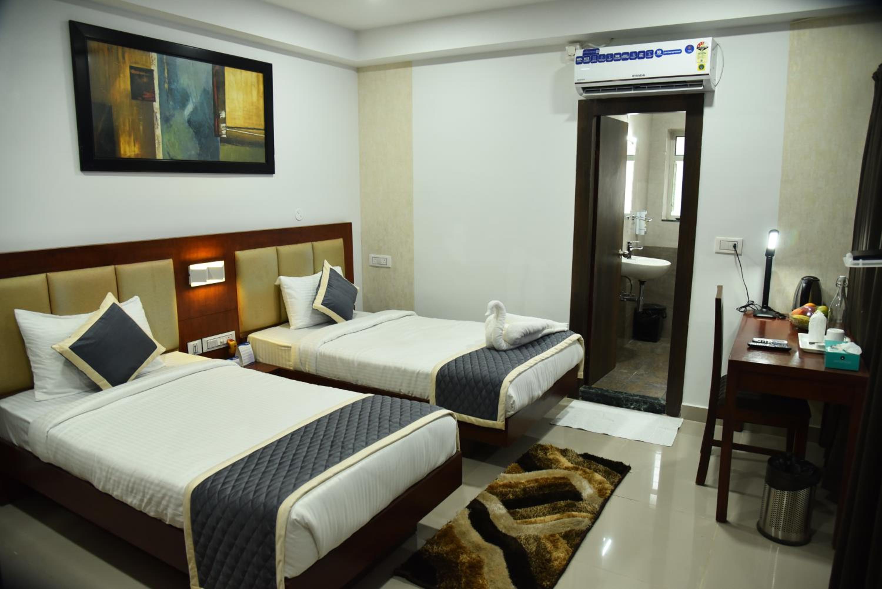 Deluxe Twin Room - Photo 6