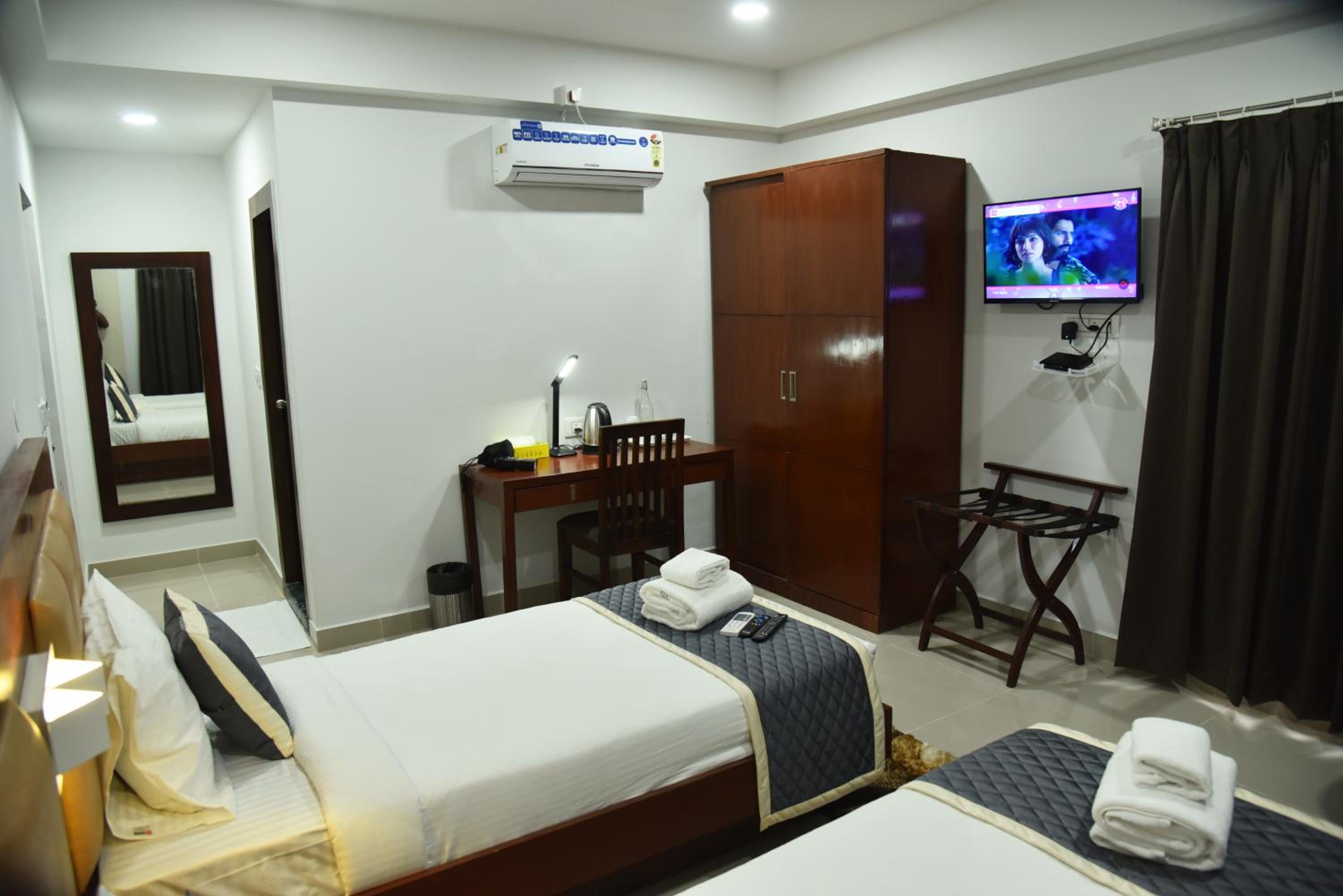 Deluxe Twin Room - Photo 5