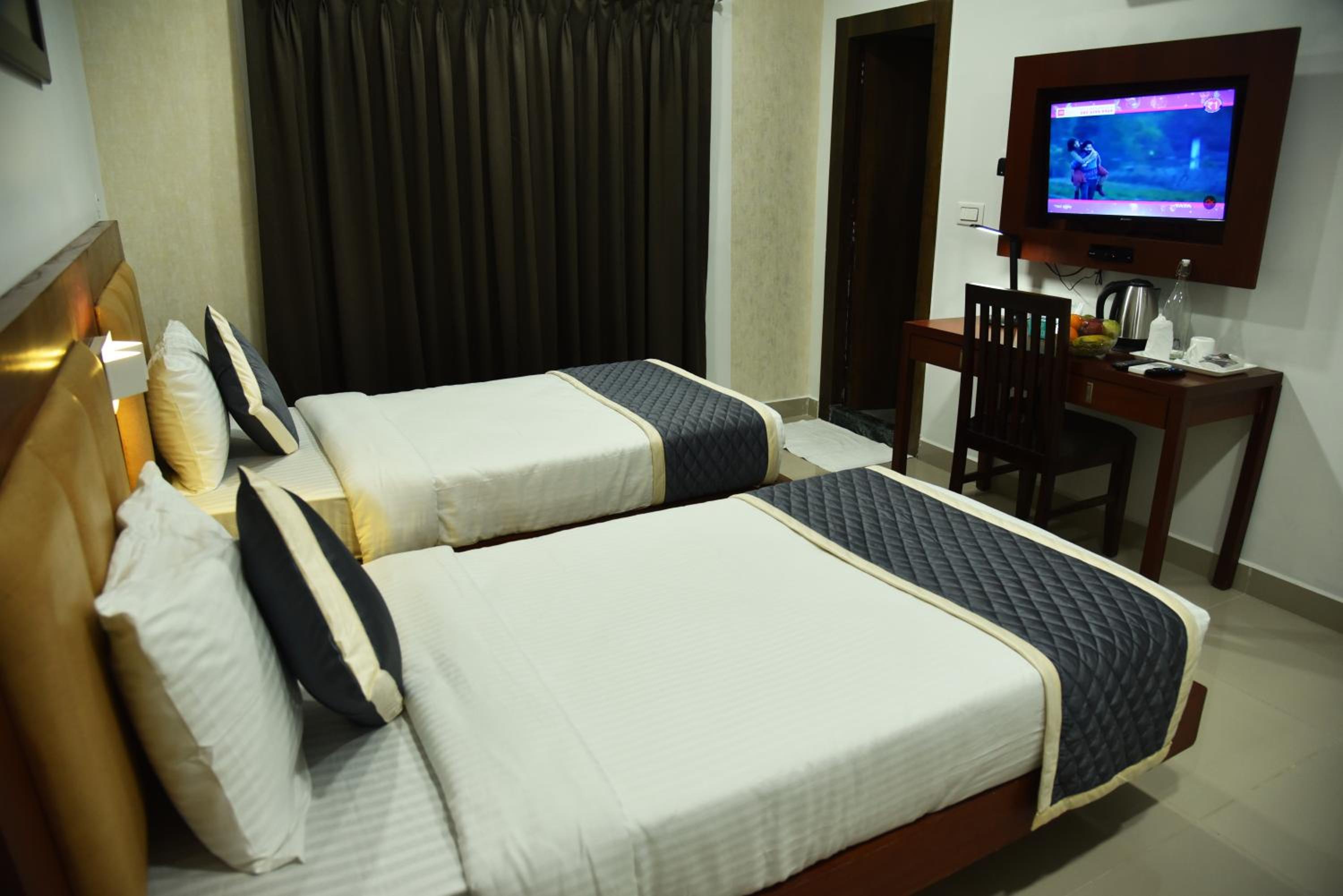 Deluxe Twin Room - Photo 3