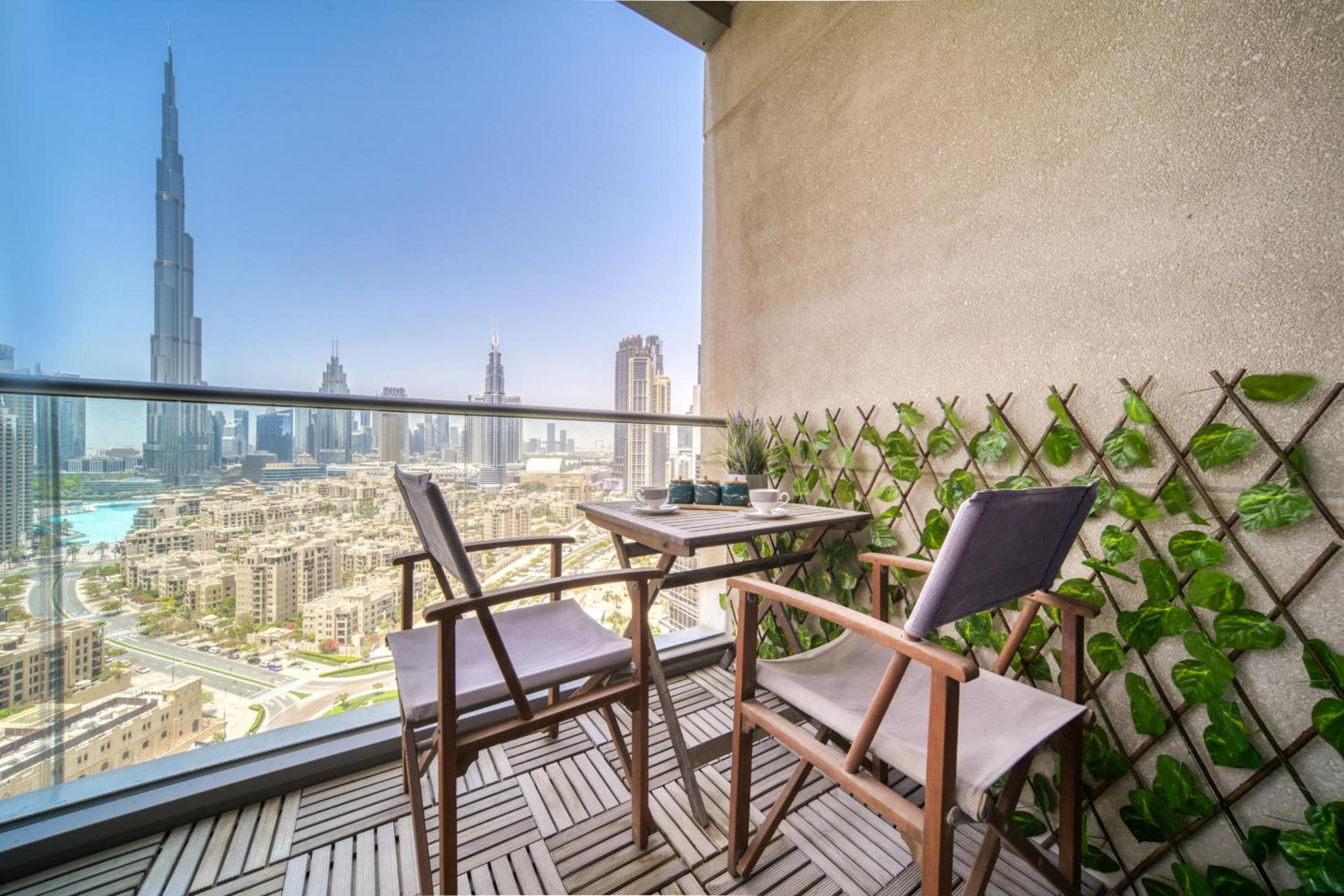 Apartment with Balcony photo 2