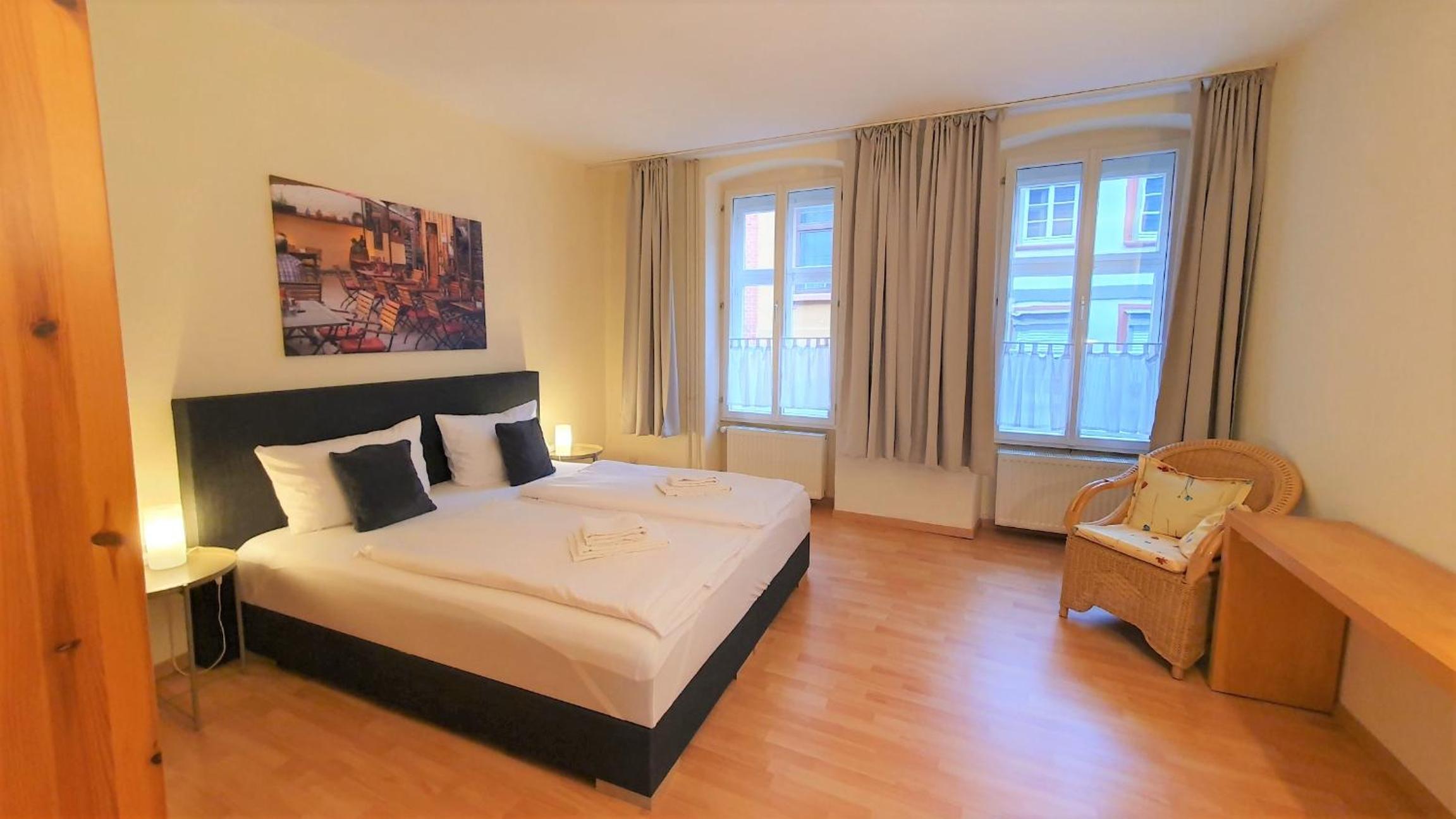One-Bedroom Apartment photo 1