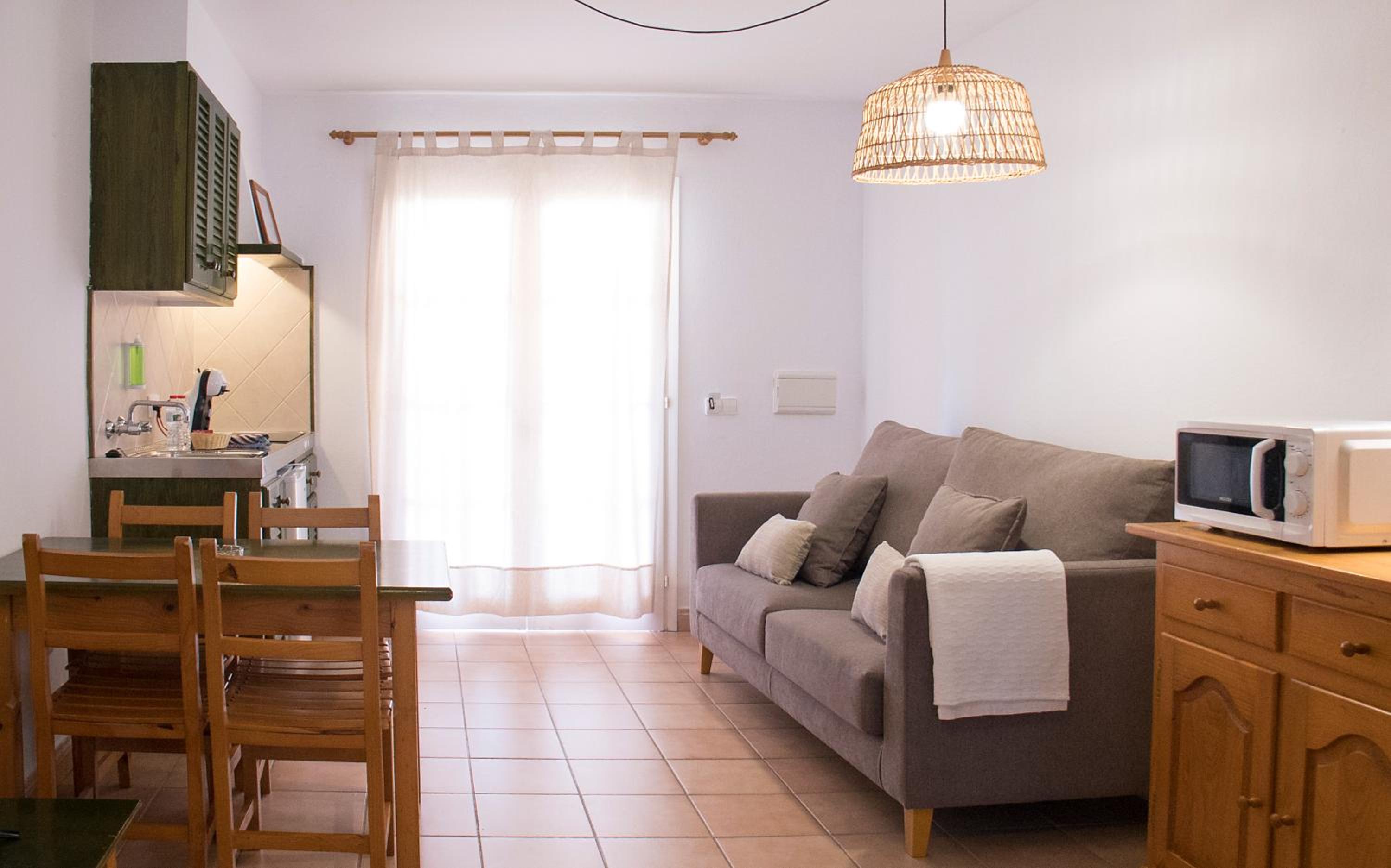 One-Bedroom Apartment (2 Adults + 1 Child) photo 2