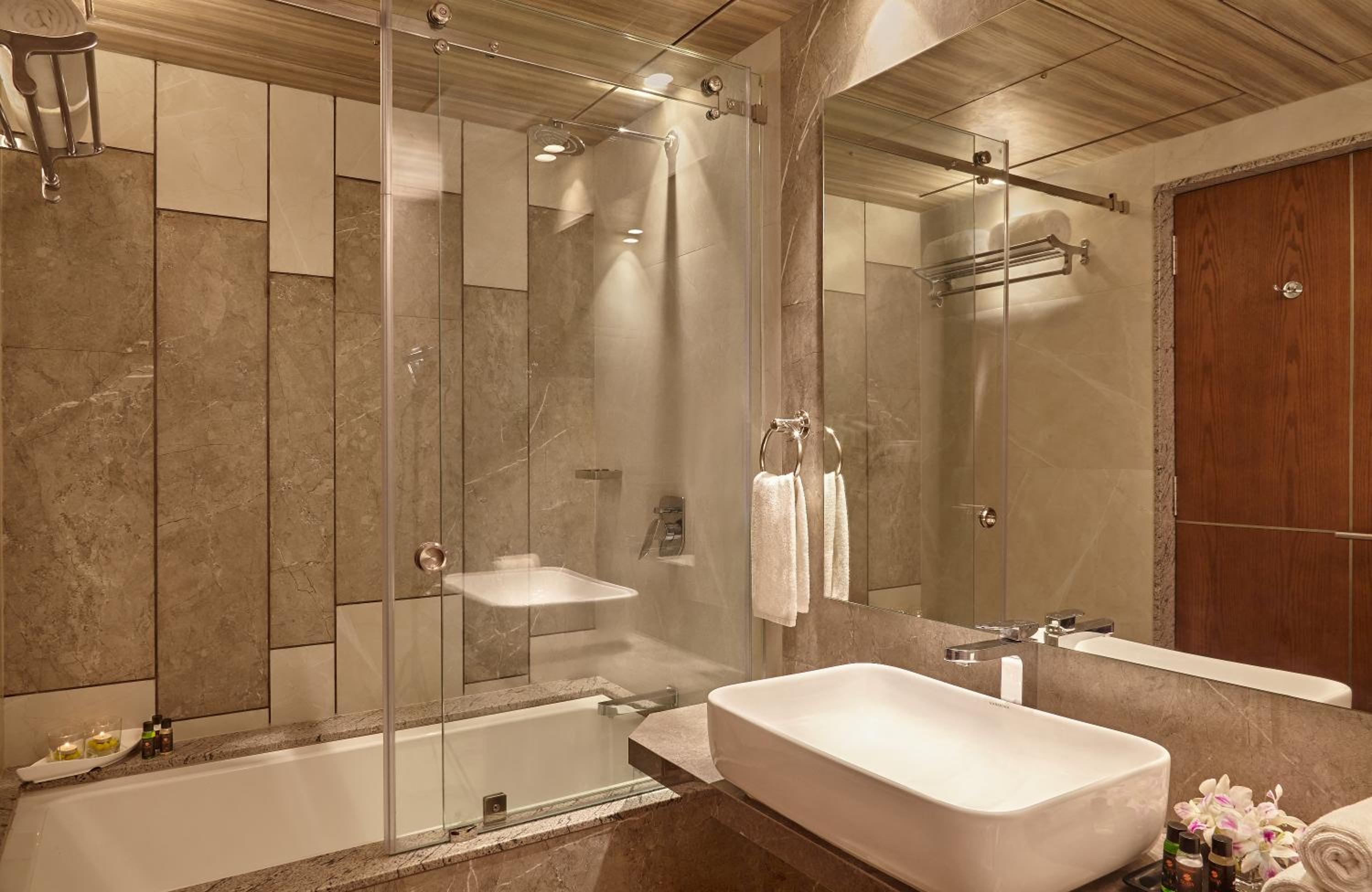 Suite Room - Photo 2