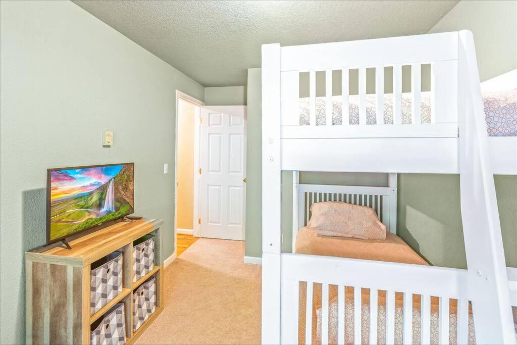 Four-Bedroom House photo 1