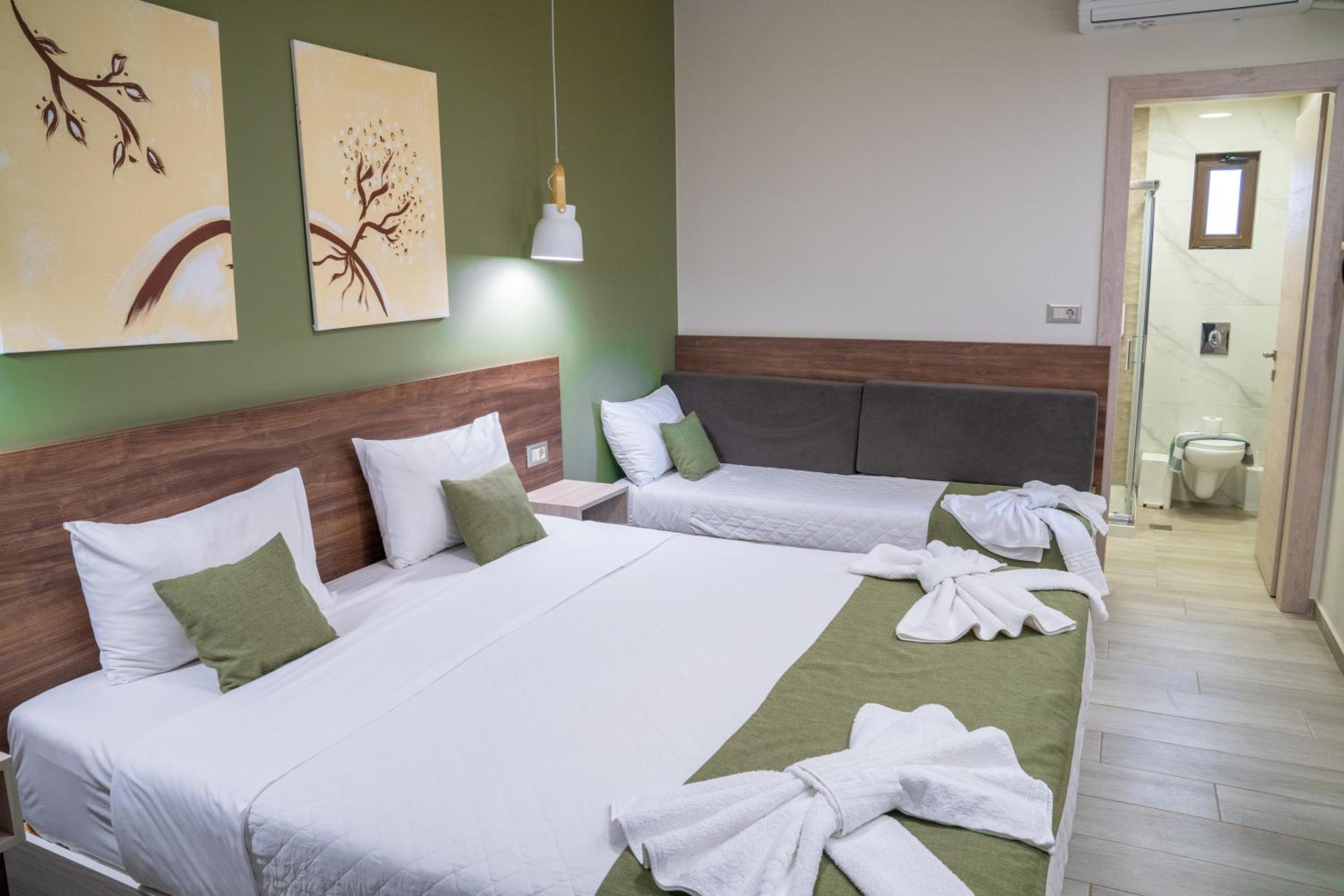 Basic Triple Room - Photo 1