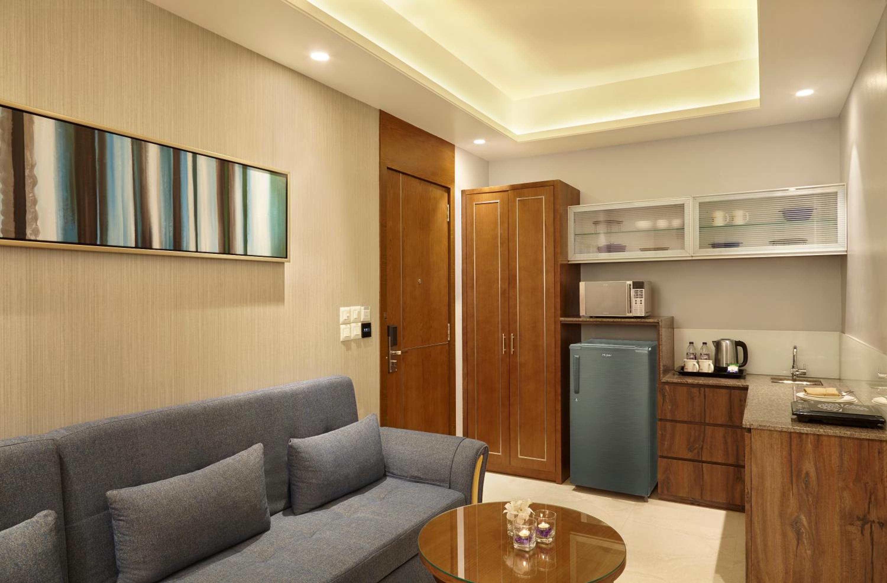 Suite Room - Photo 4