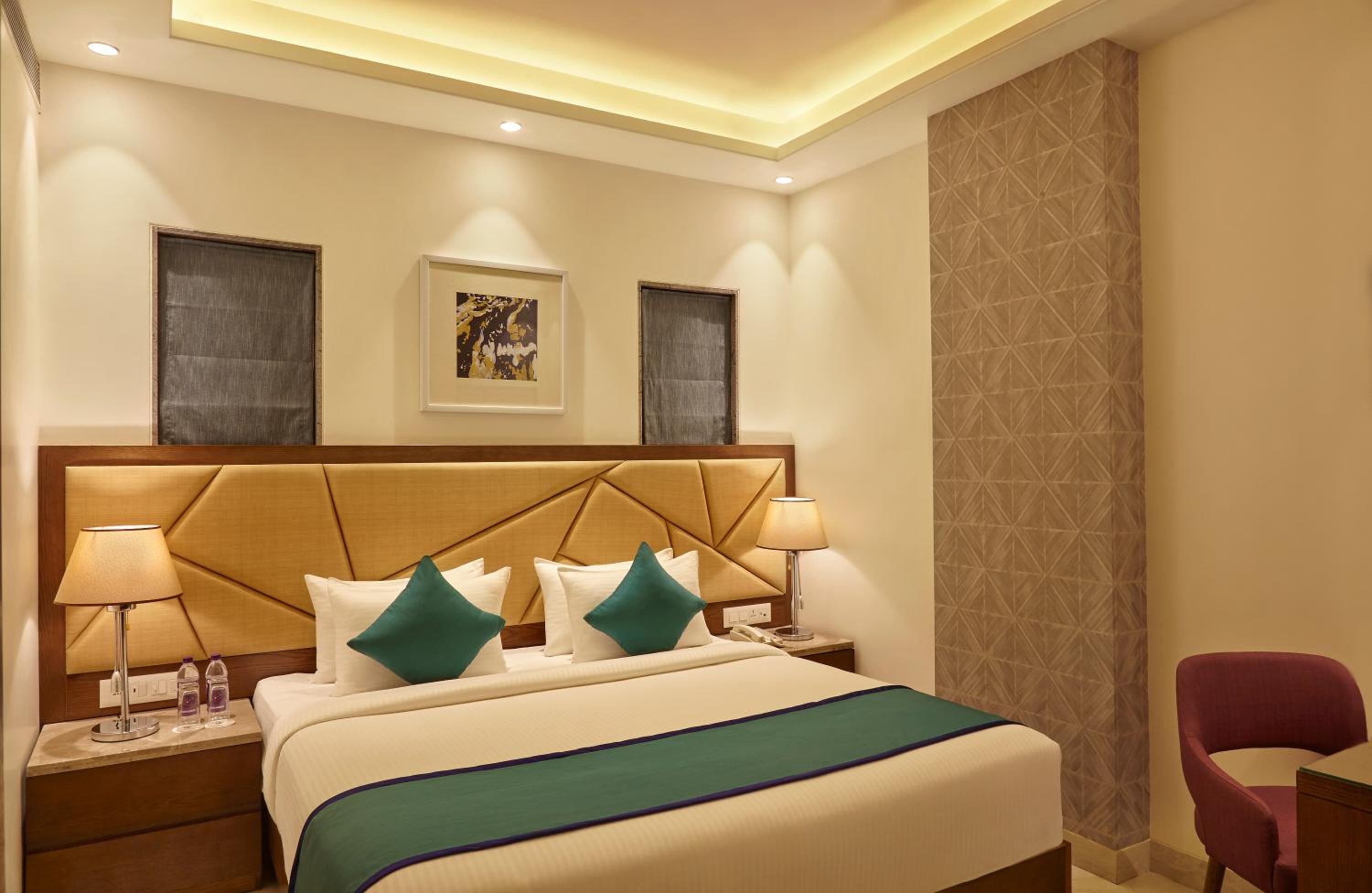 Suite Room - Photo 5