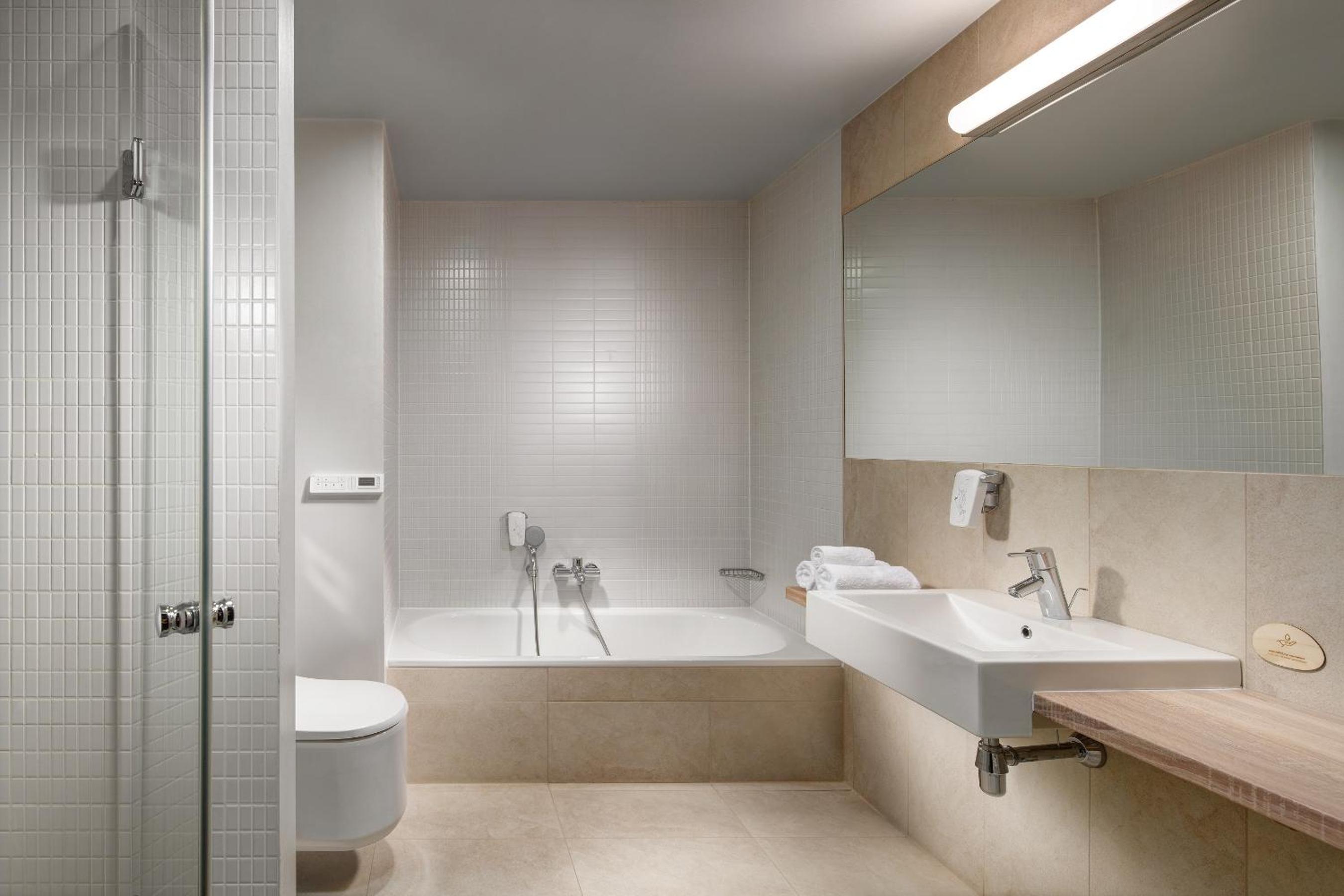 Junior Suite with free parking - Photo 7