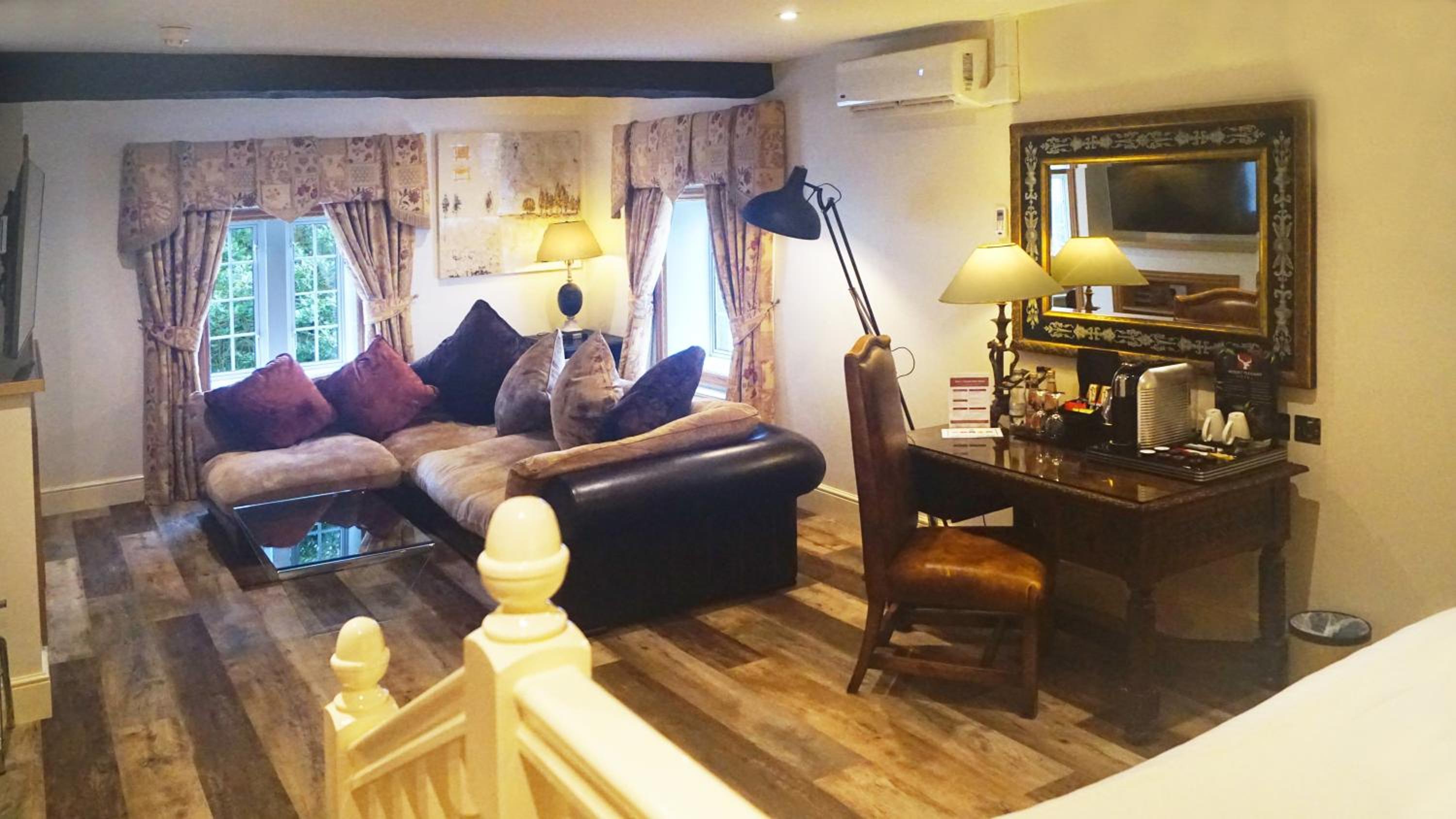 King Suite with Whirlpool and Sauna - Non-Smoking - Photo 3