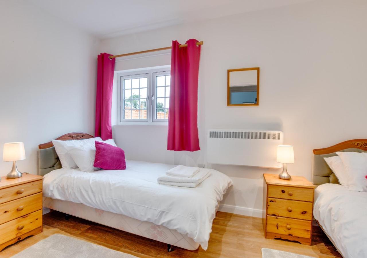 Two-Bedroom House photo 2