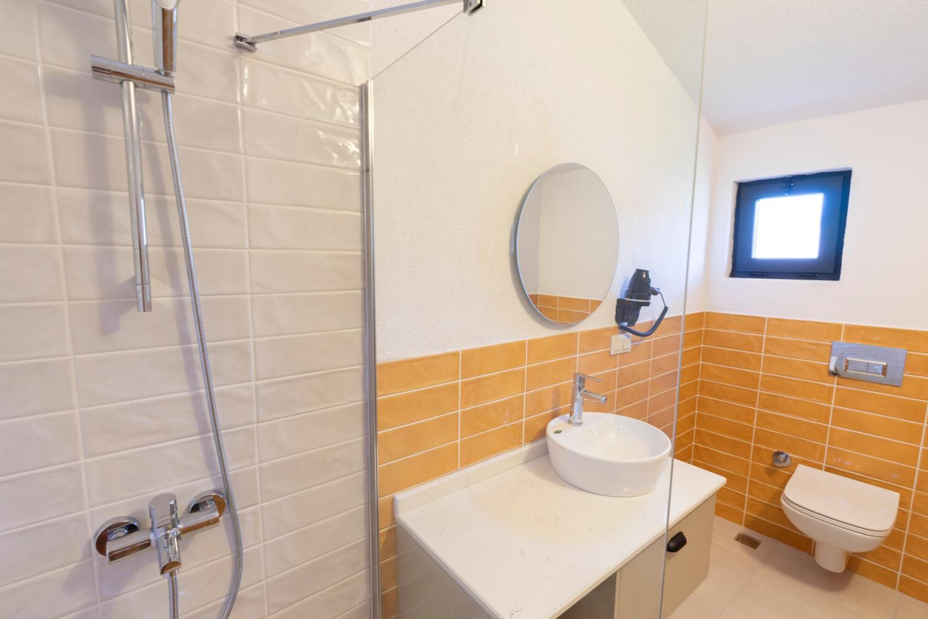 Double or Twin Room with Garden View - Photo 2